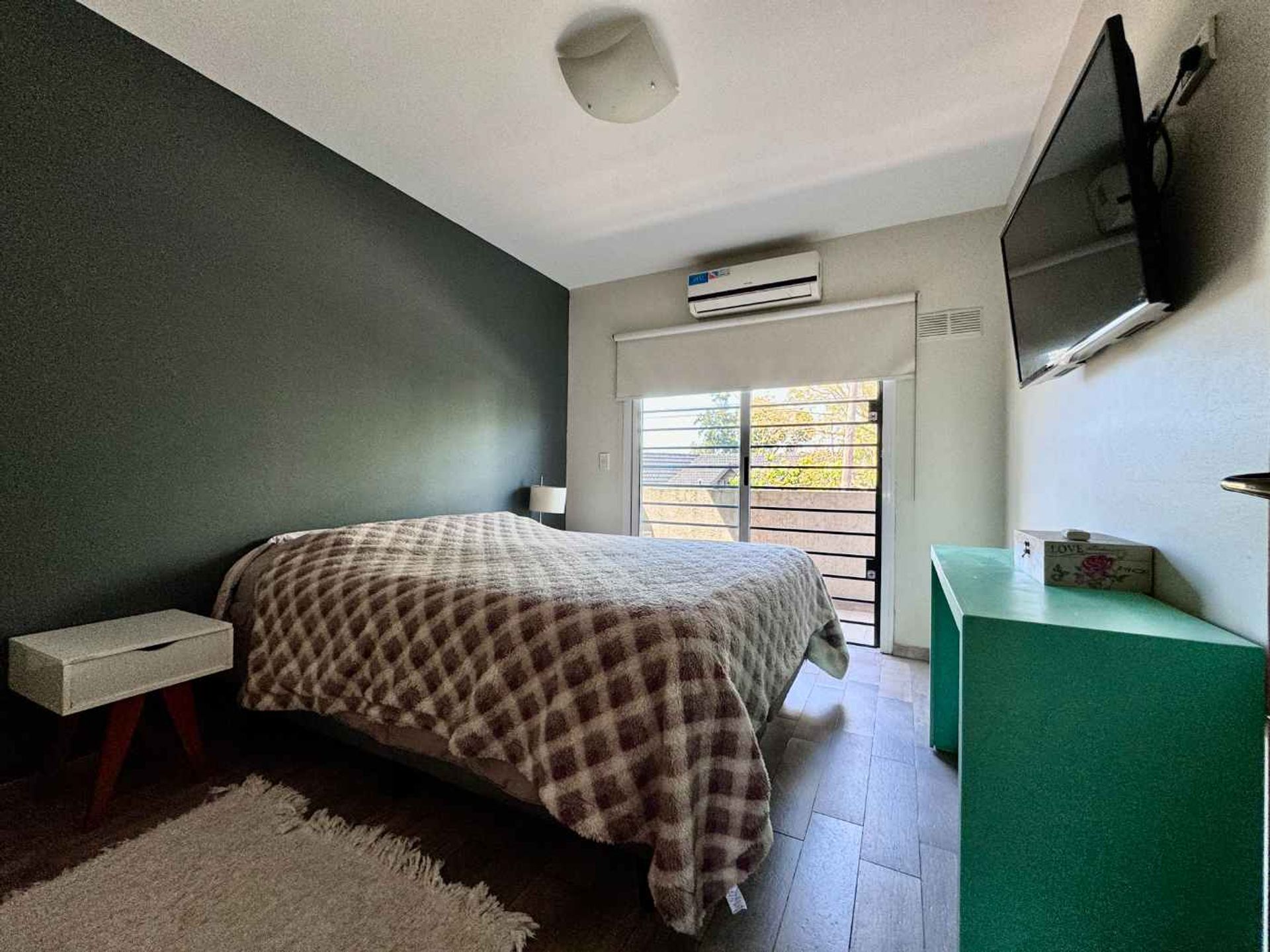 VENTA CASA 3 AMBIENTE CON PATIO Y COCHERA BURZACO - 9