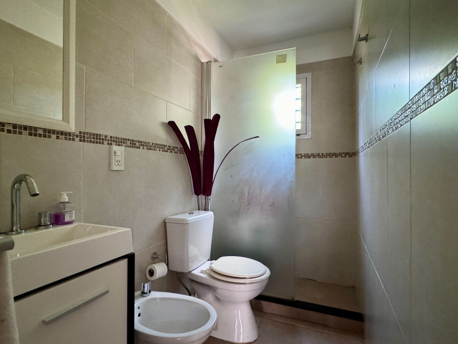 VENTA CASA 3 AMBIENTE CON PATIO Y COCHERA BURZACO - 6