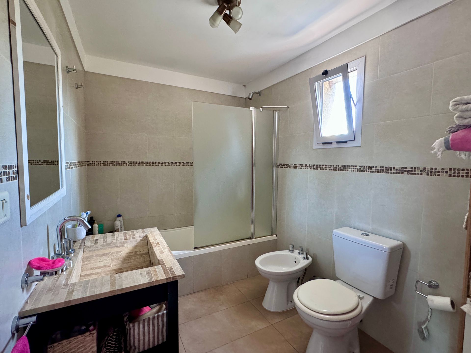 VENTA CASA 3 AMBIENTE CON PATIO Y COCHERA BURZACO - 14