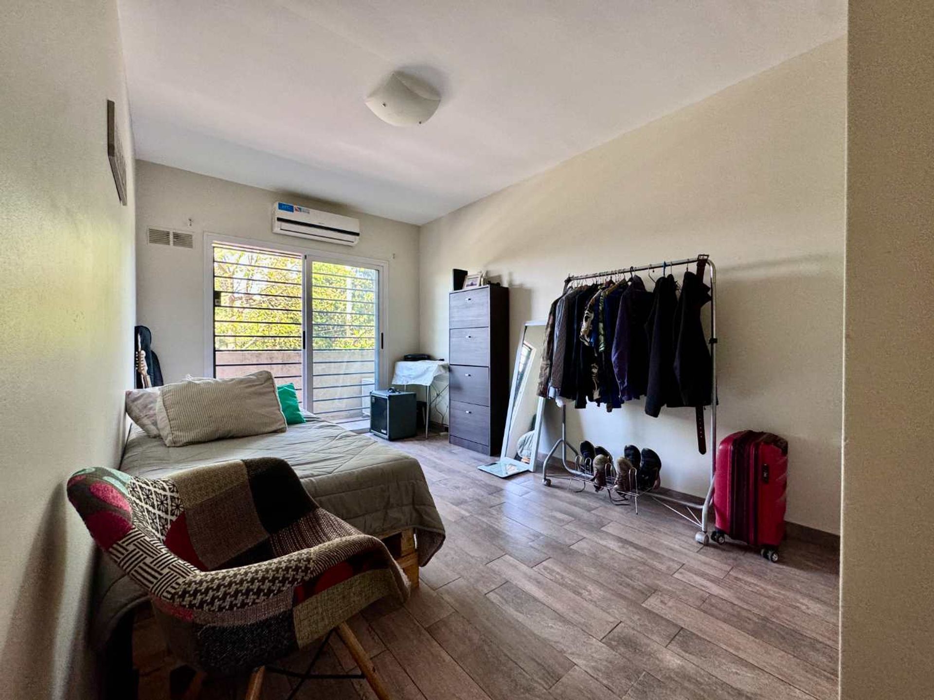 VENTA CASA 3 AMBIENTE CON PATIO Y COCHERA BURZACO - 12