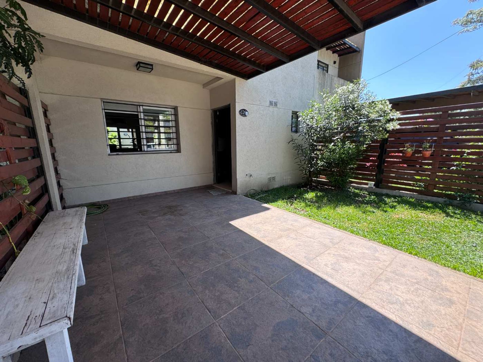 VENTA CASA 3 AMBIENTE CON PATIO Y COCHERA BURZACO - 18