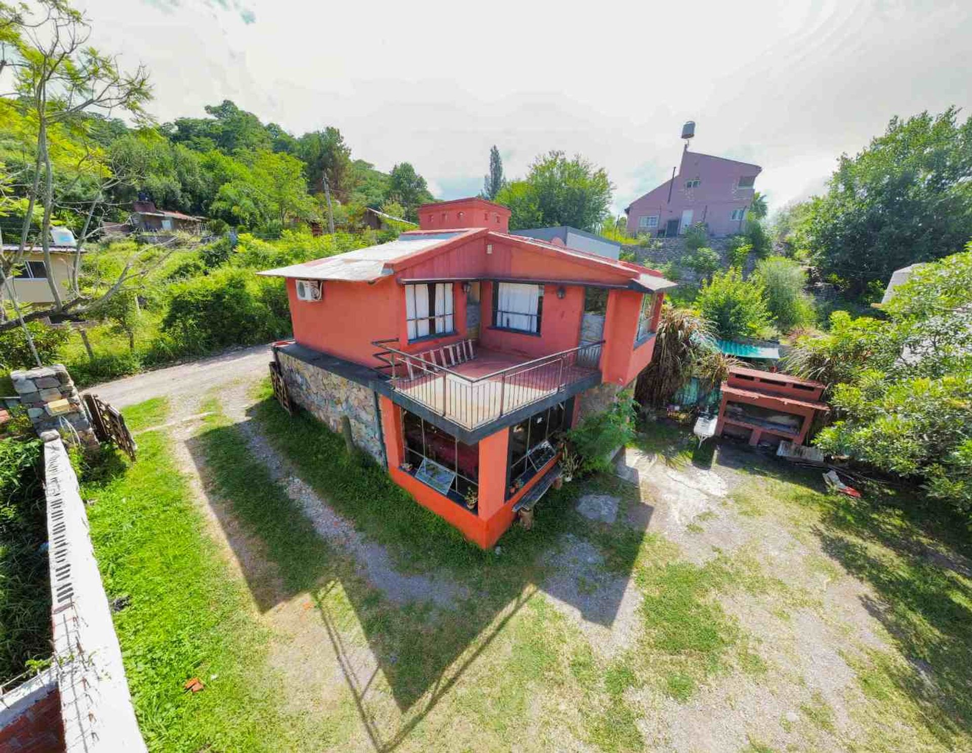 VENTA DE CASA CON PILETA - LOS ALISOS - 2