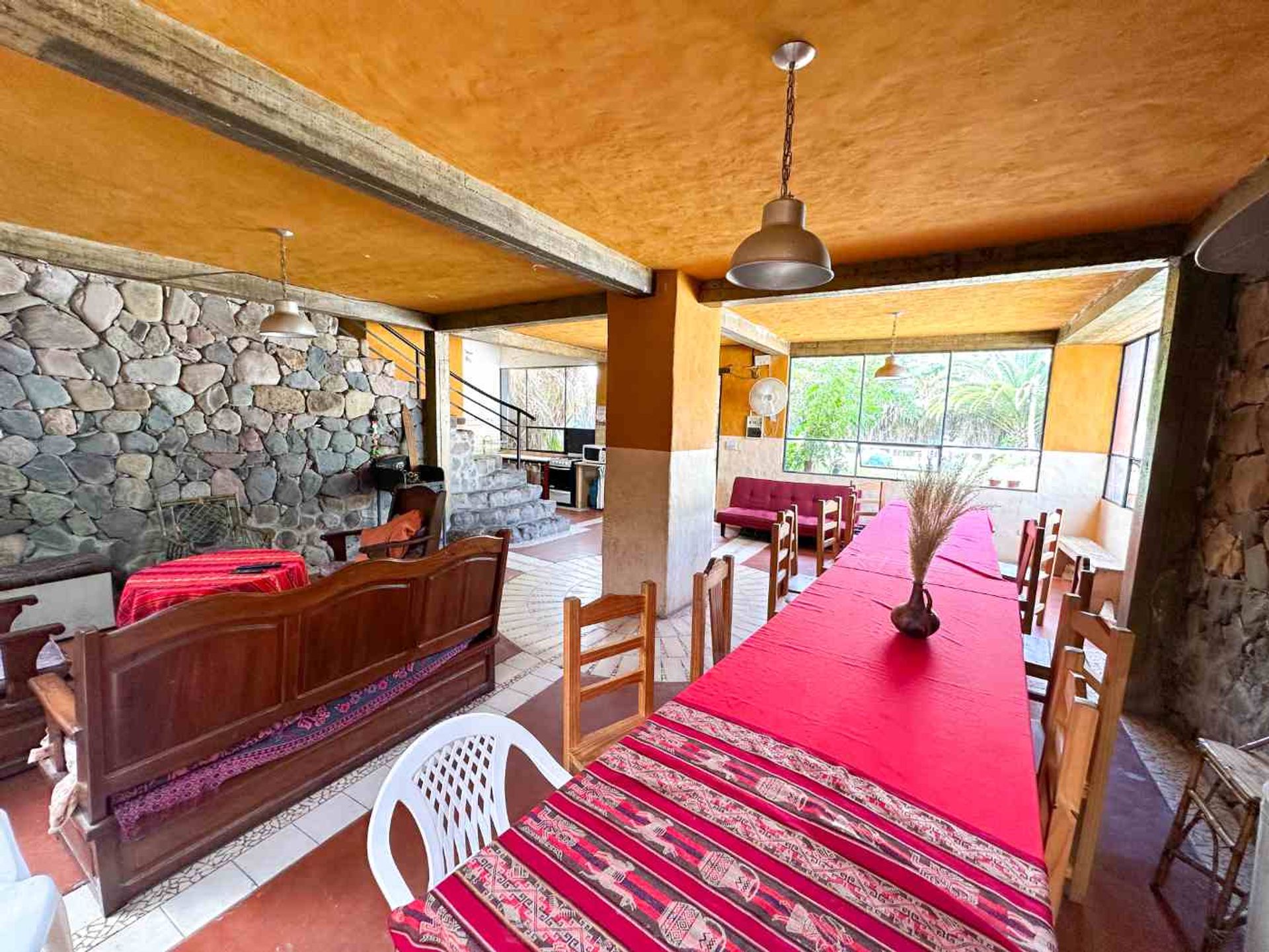 VENTA DE CASA CON PILETA - LOS ALISOS - 6