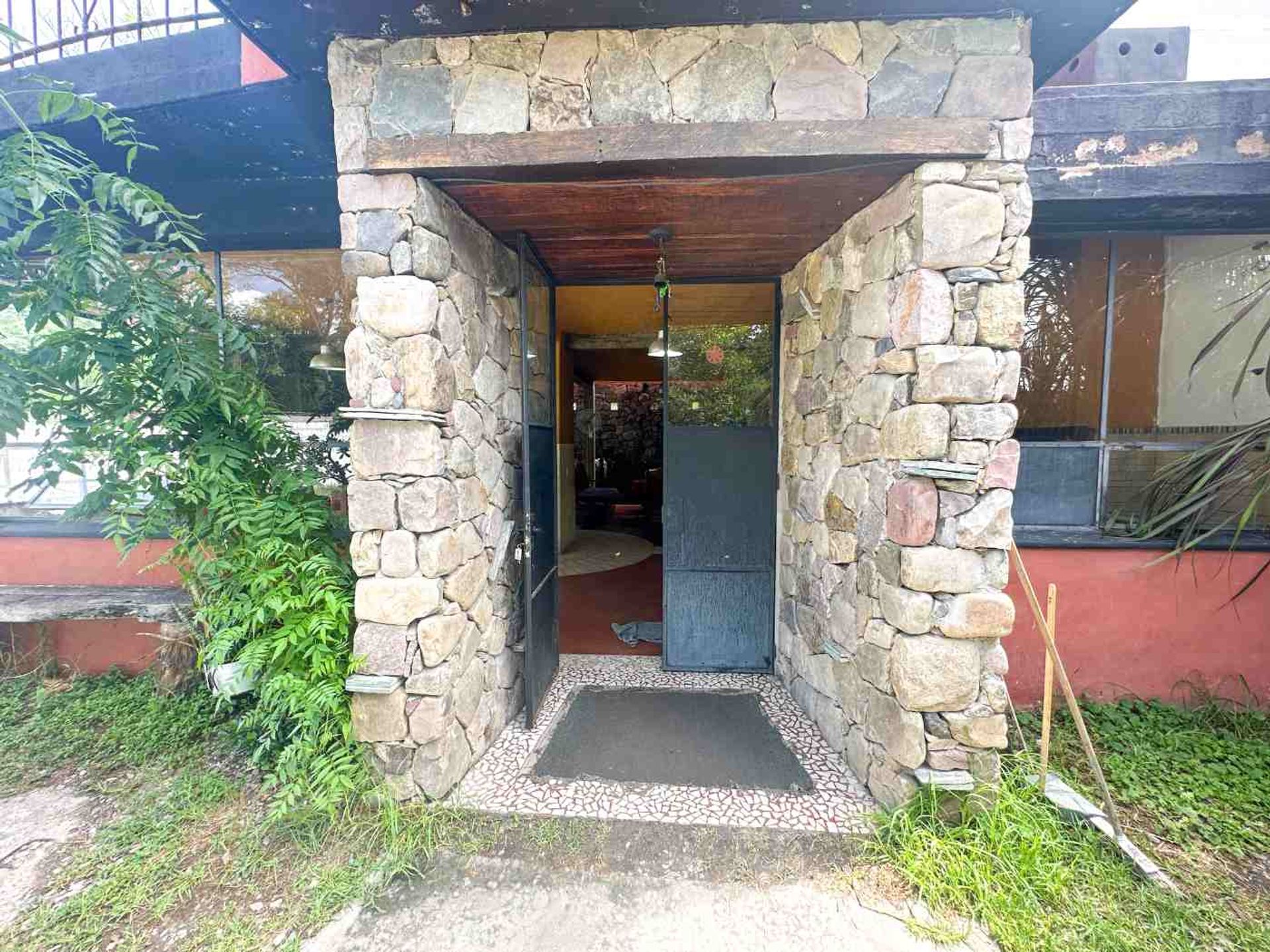 VENTA DE CASA CON PILETA - LOS ALISOS - 15