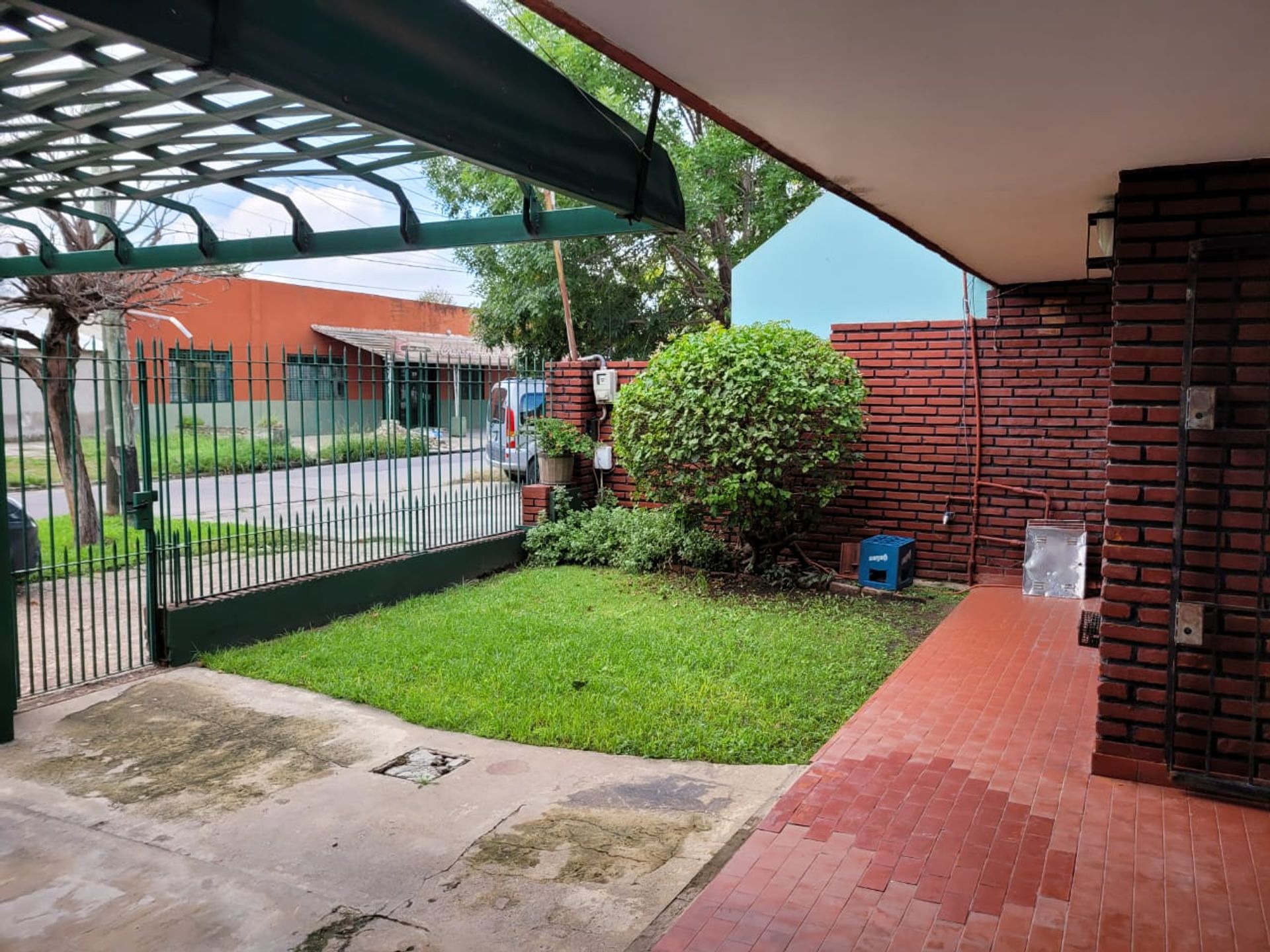 Venta Casa 6 ambientes en Lomas de Zamora - 2