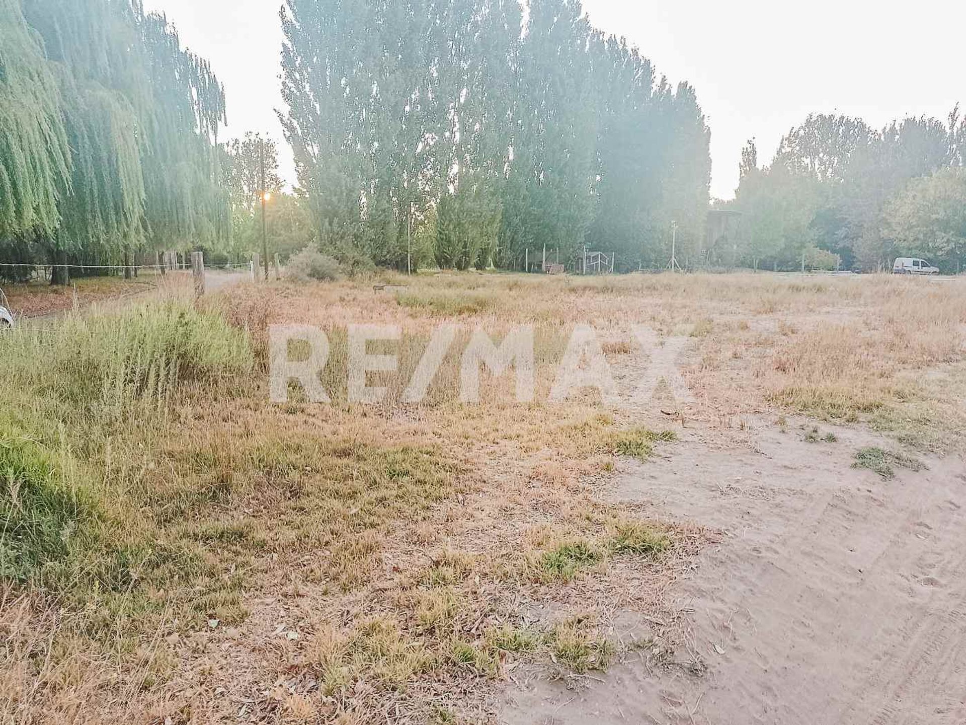 TERRENO EN VENTA - 8