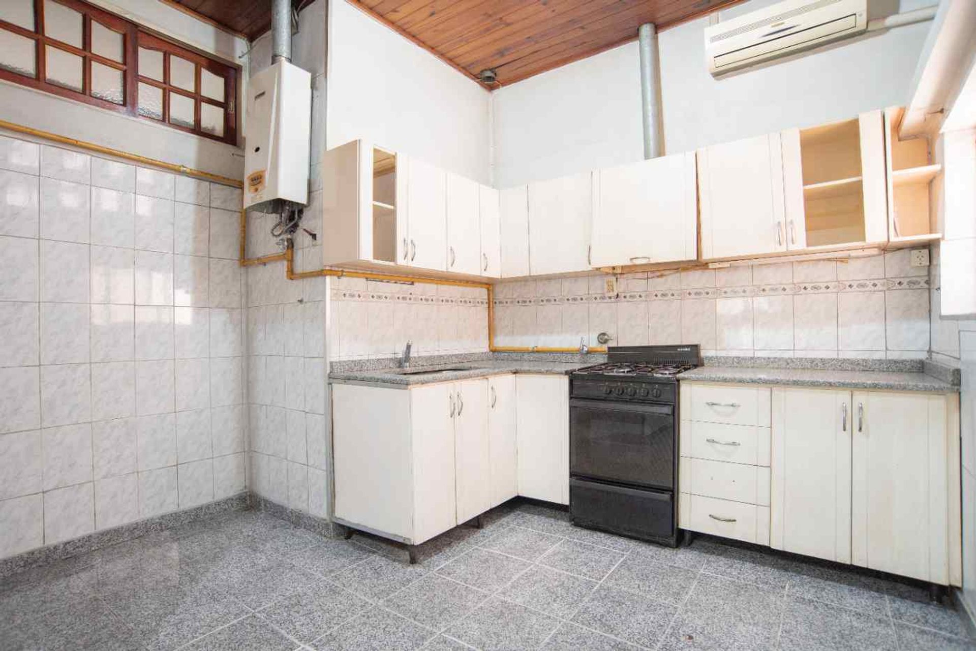 VENTA PH 4 AMB COCHERA TERRAZA FLORES - PERMUTA. - 1