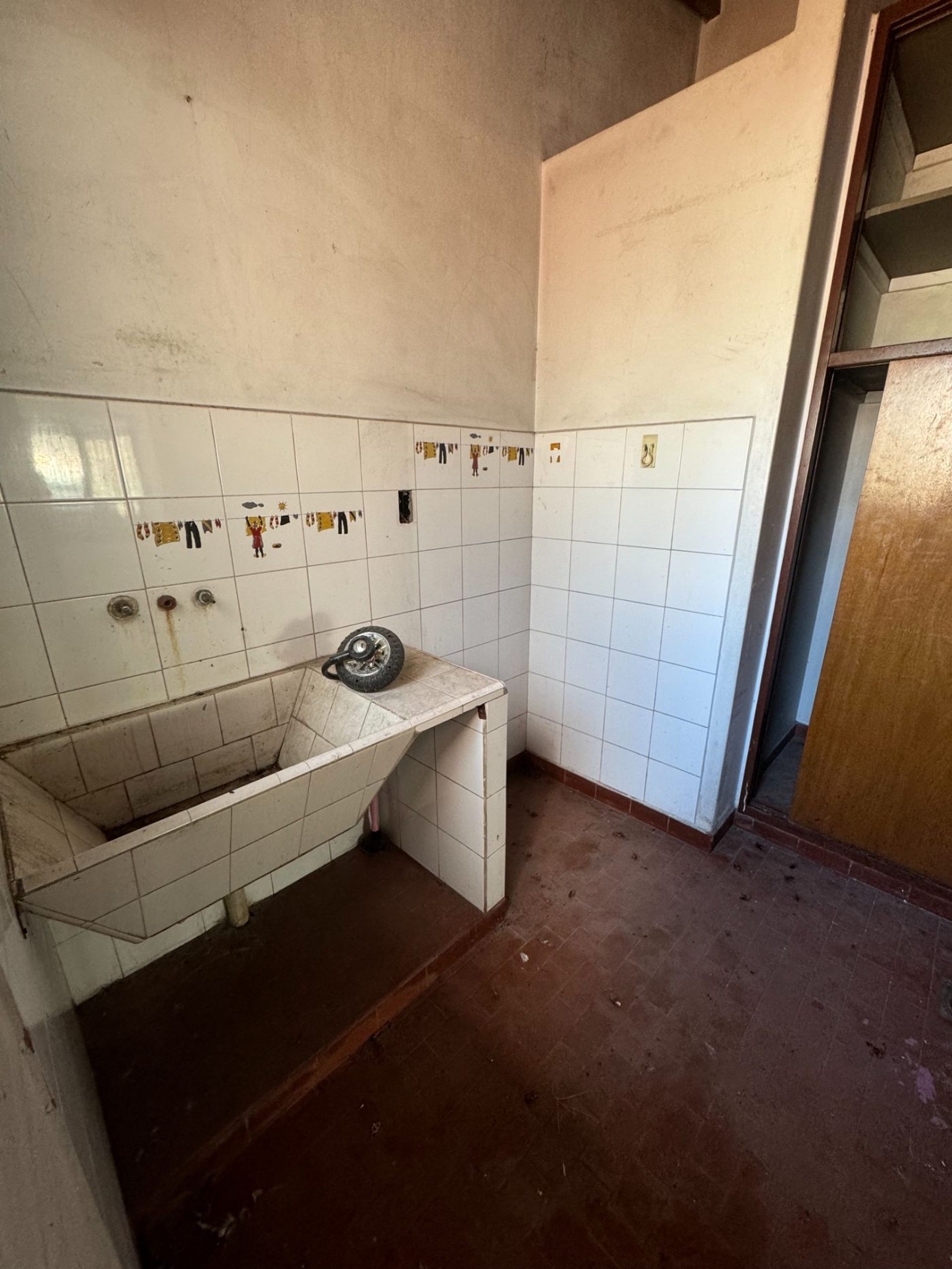 CASA 5 AMBIENTES EN MORON 0PORTUNIDAD A RECICLAR — foto 15
