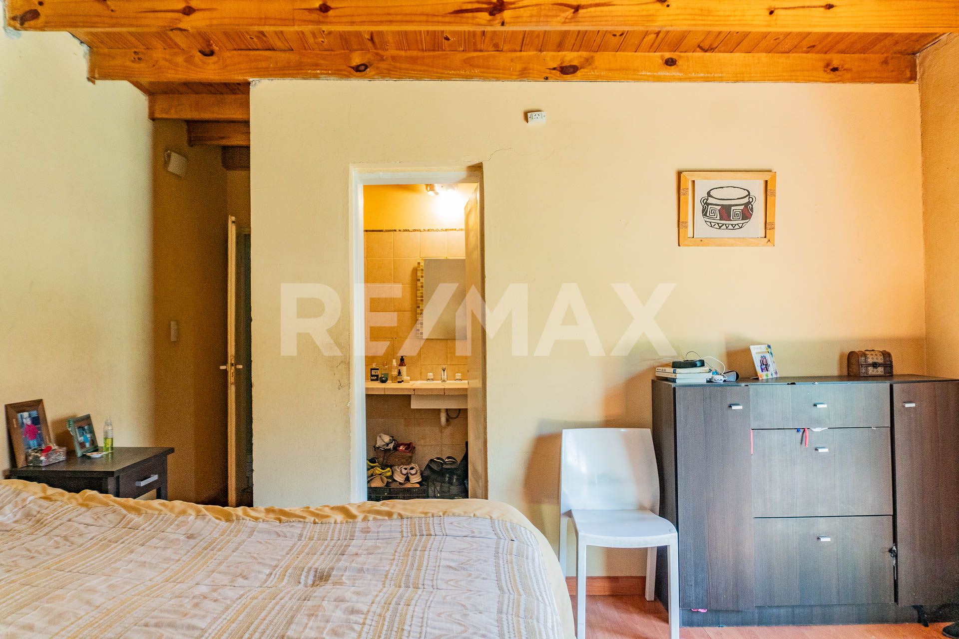 CASA 3 DORM. - BARRIO MERCANTILES - CIPOLLETTI - 19