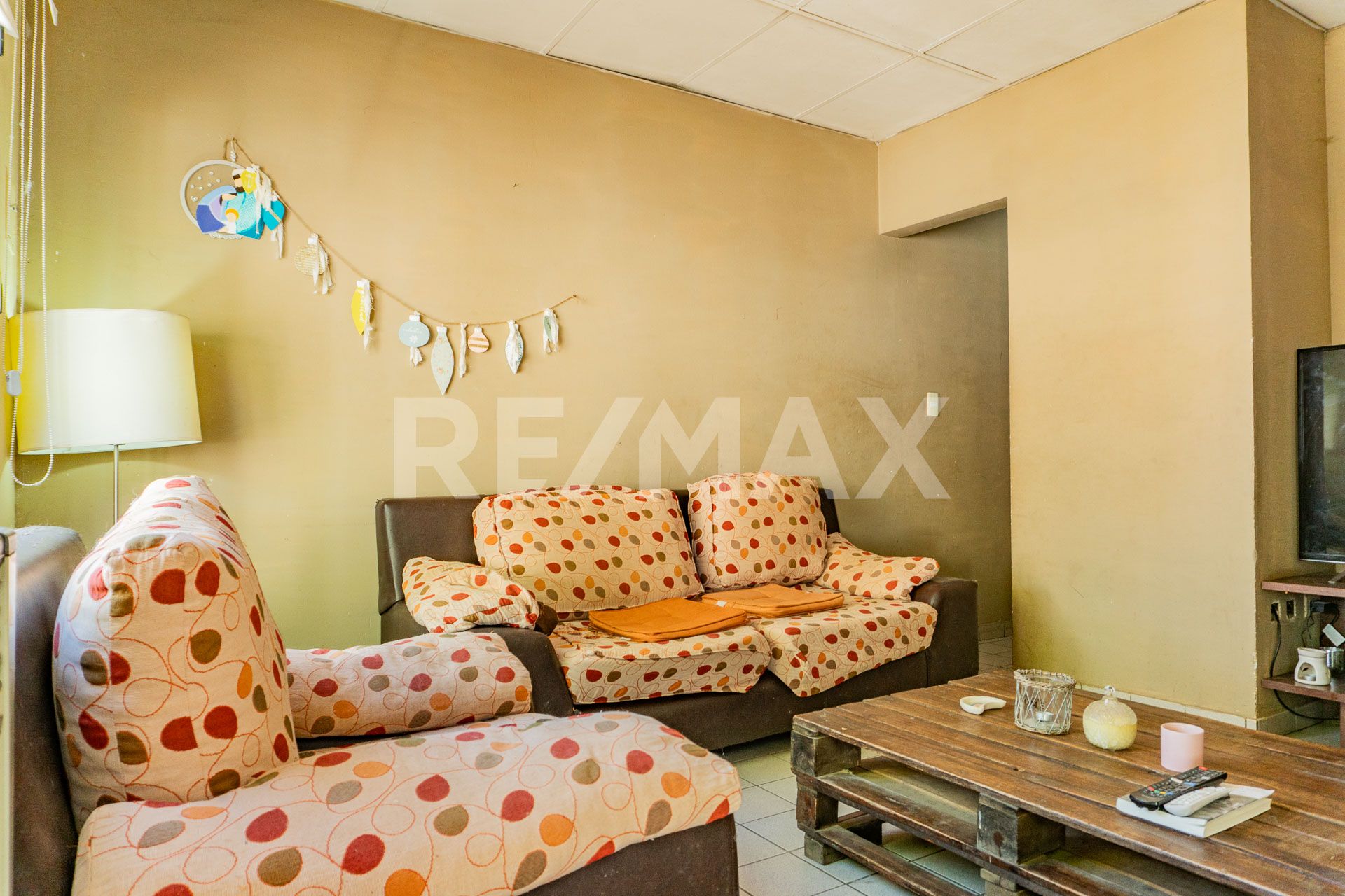 CASA 3 DORM. - BARRIO MERCANTILES - CIPOLLETTI - 13