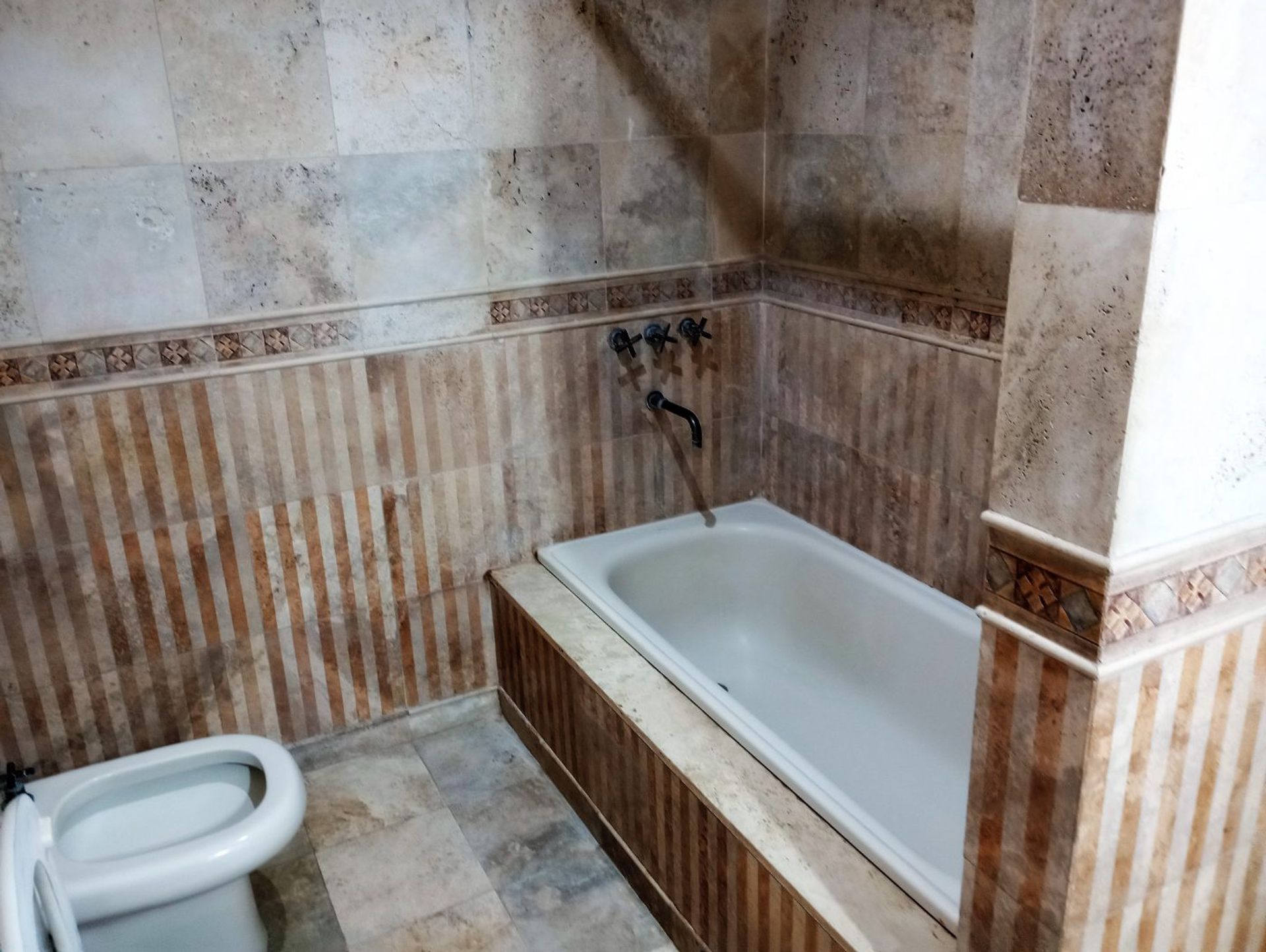 CASA EN VENTA ,BARRIO SEPTIEMBRE / financiada - 17