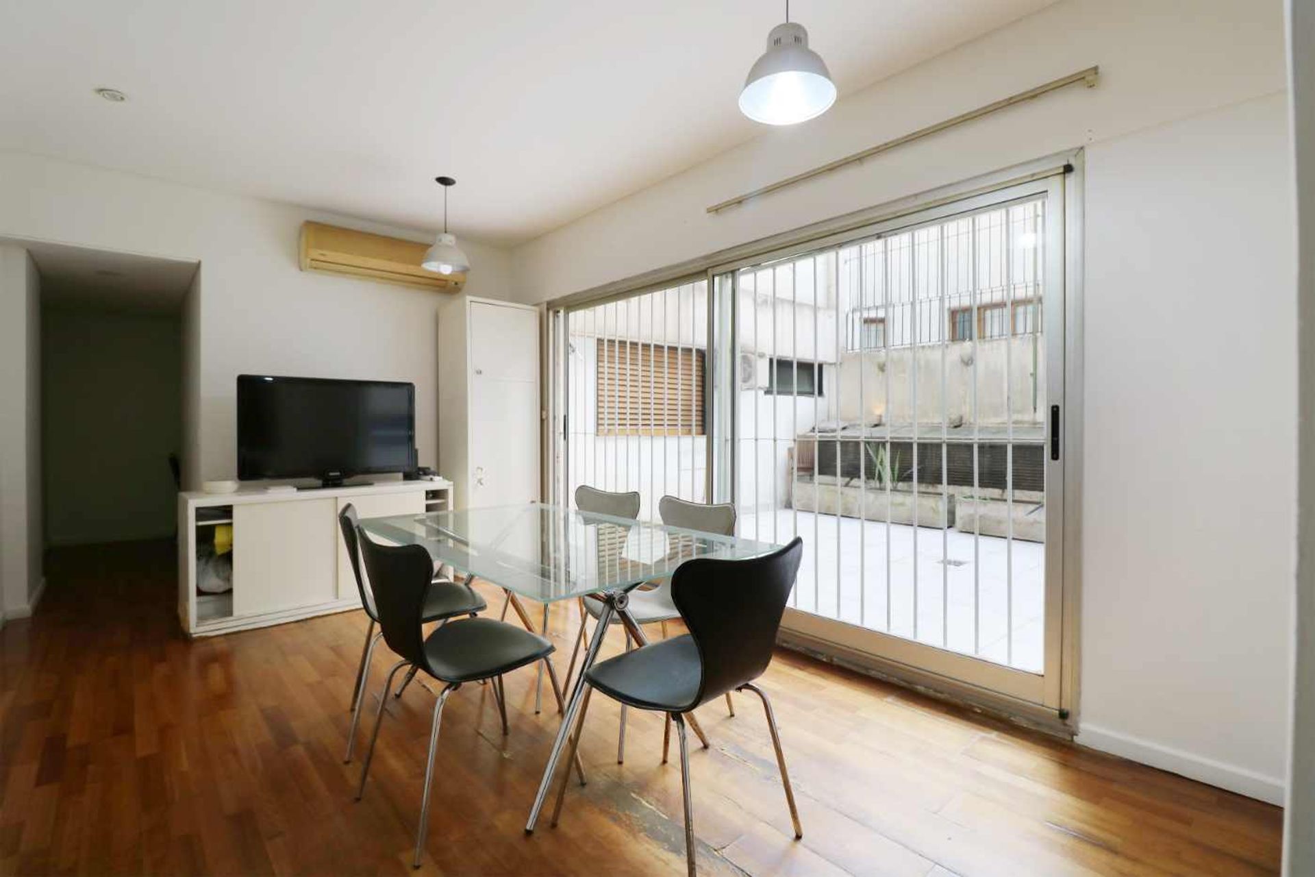 Venta piso 4 amb. con dep., patio y cochera — foto 6