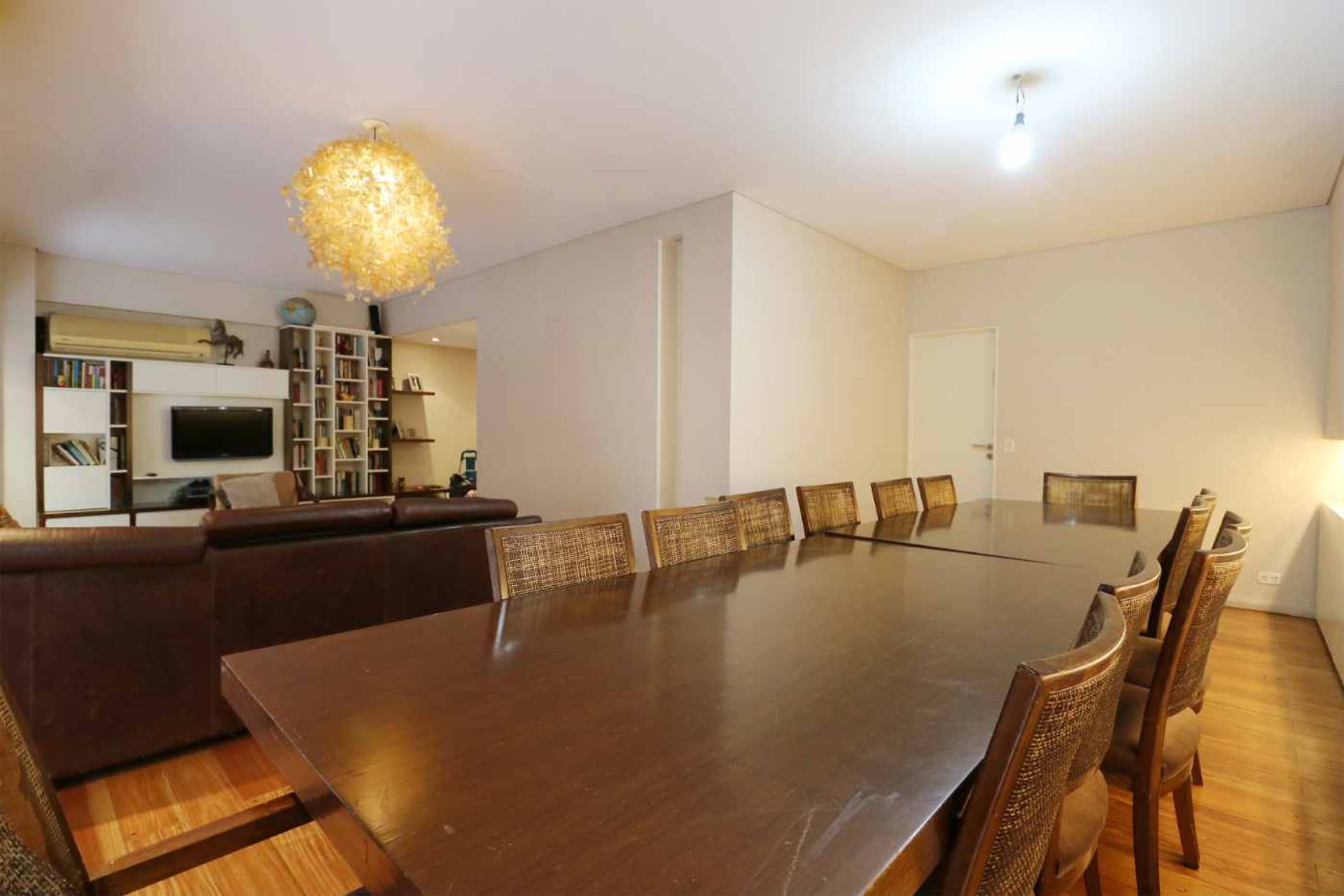 Venta piso 4 amb. con dep., patio y cochera — foto 2