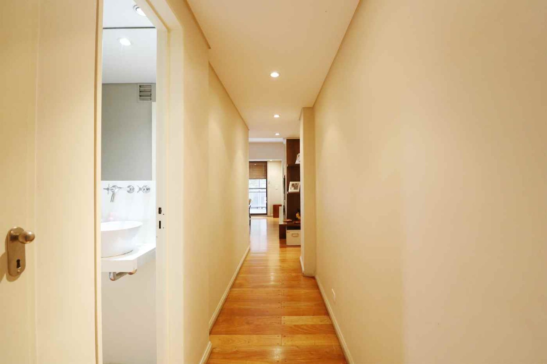 Venta piso 4 amb. con dep., patio y cochera — foto 10