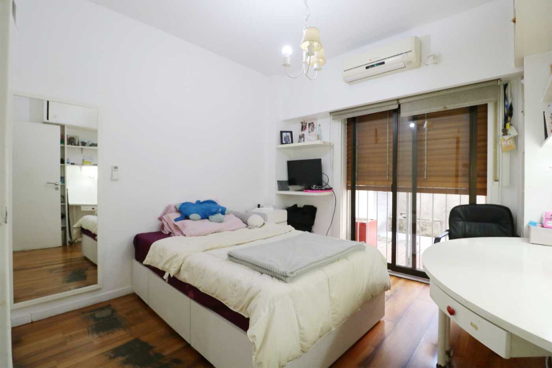 Venta piso 4 amb. con dep., patio y cochera — foto 11
