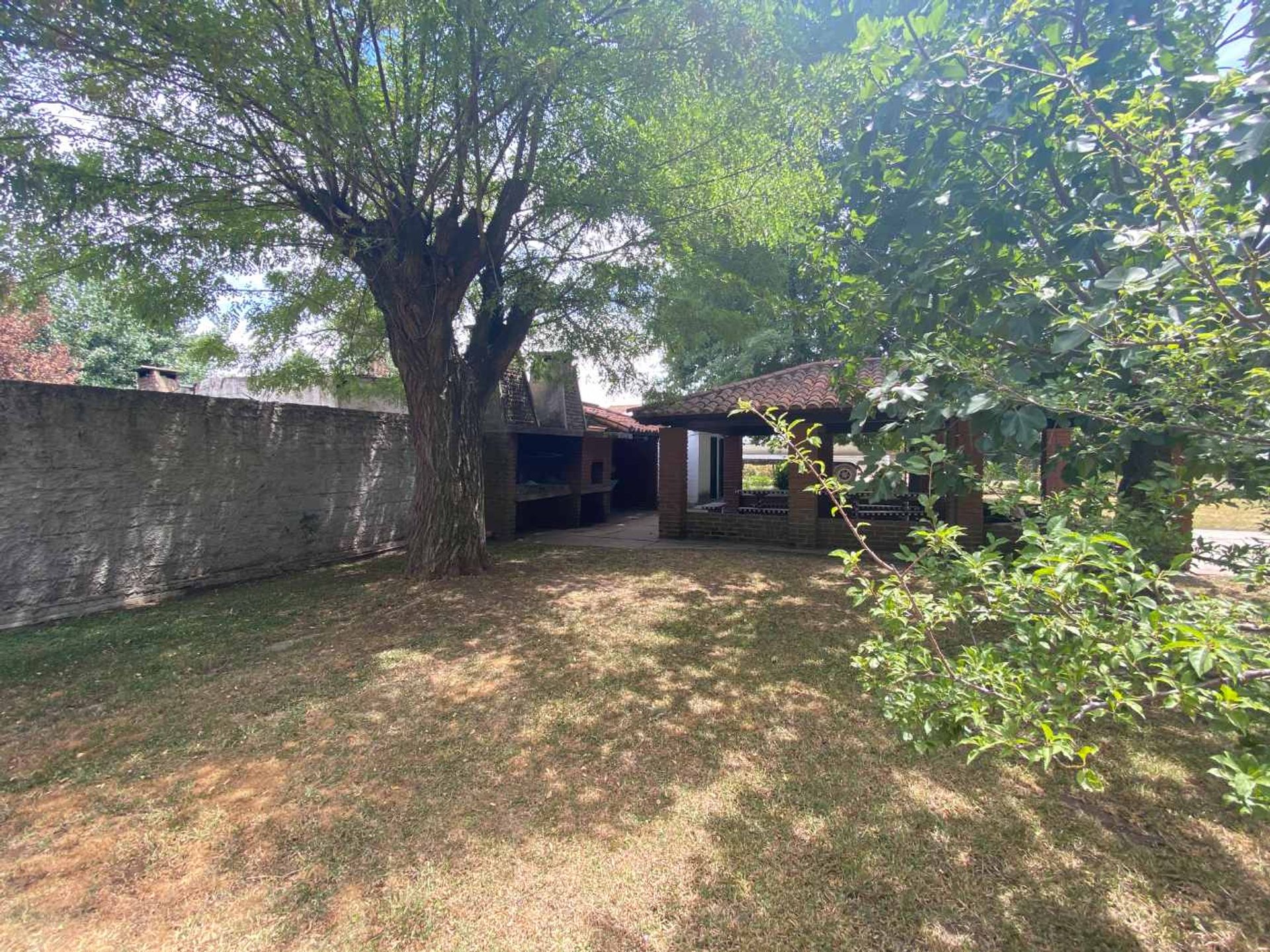 TERRENO CON QUINCHO EN VENTA 694m2 MORENO LA REJA - 17