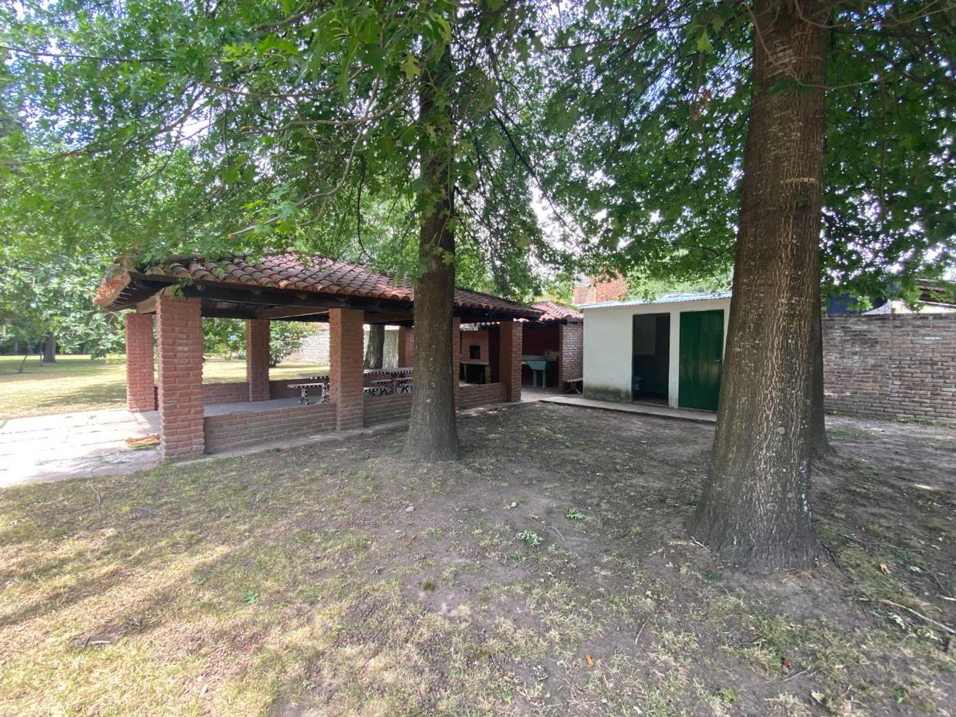 TERRENO CON QUINCHO EN VENTA 694m2 MORENO LA REJA - 10