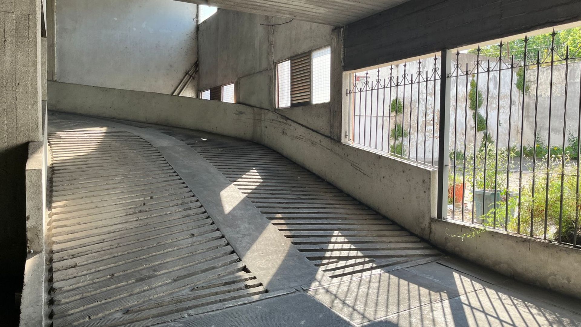 Venta de cochera en zona de Flores - 7