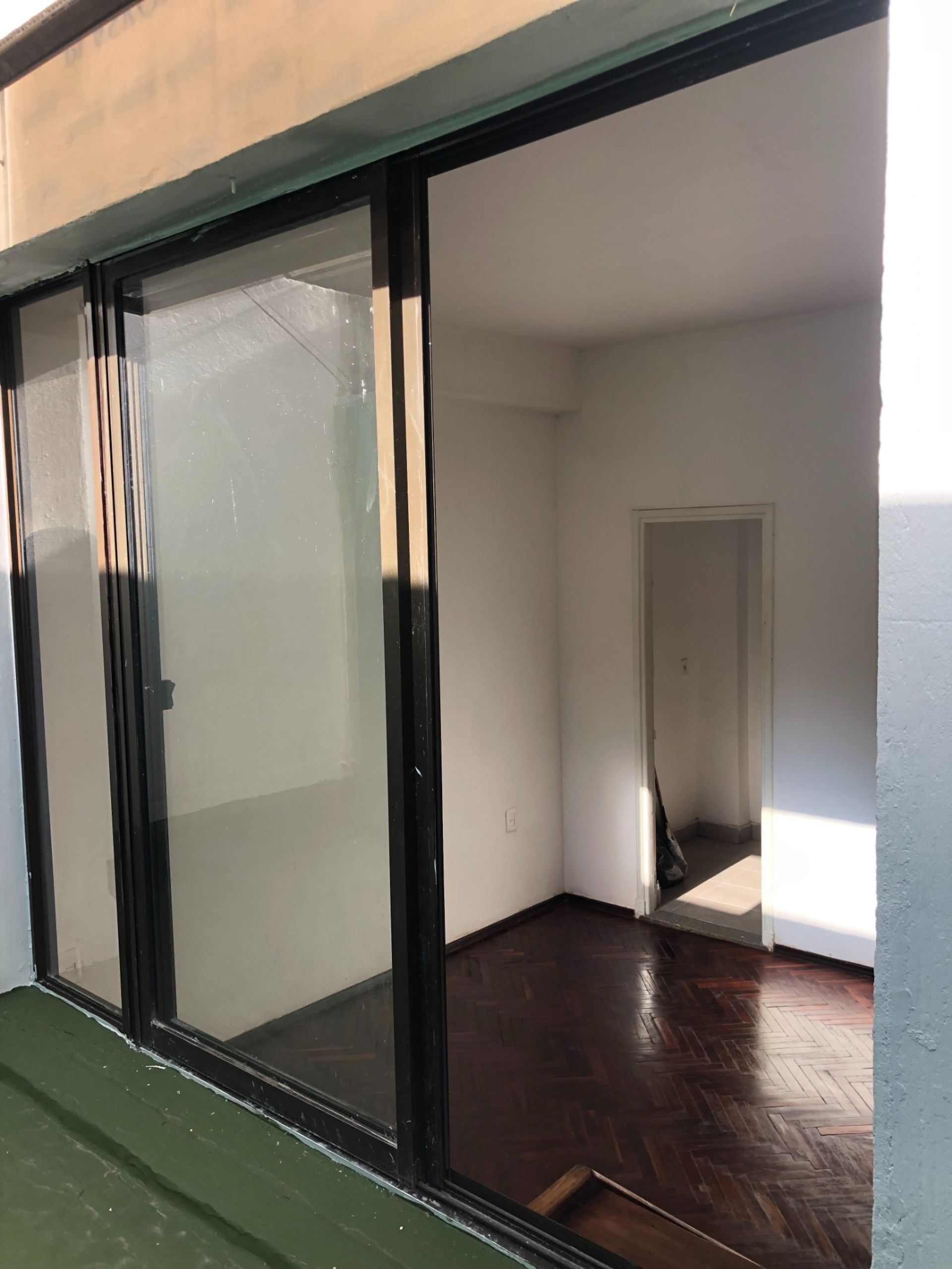 Se vende monoambiente con patio en 18 de Julio - 11