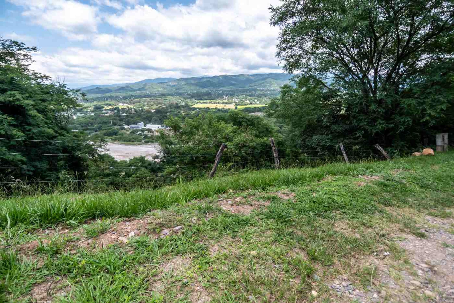 CASA 3 DORMITORIOS VENTA LA CALDERILLA CON PILETA - 7