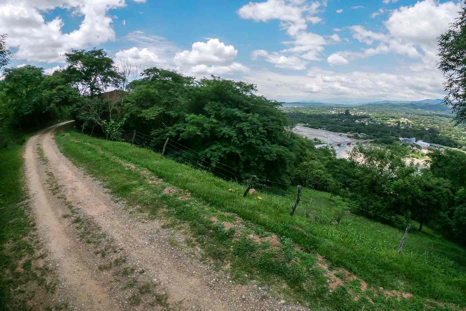 CASA 3 DORMITORIOS VENTA LA CALDERILLA CON PILETA - 9