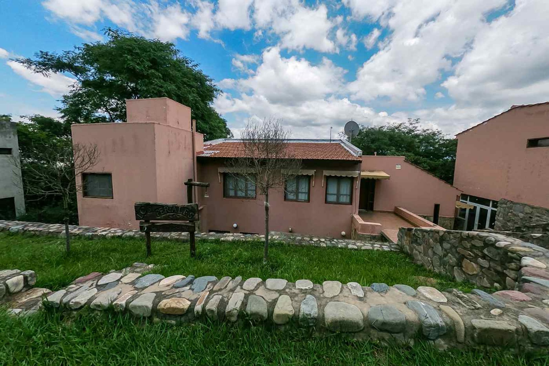 CASA 3 DORMITORIOS VENTA LA CALDERILLA CON PILETA - 2