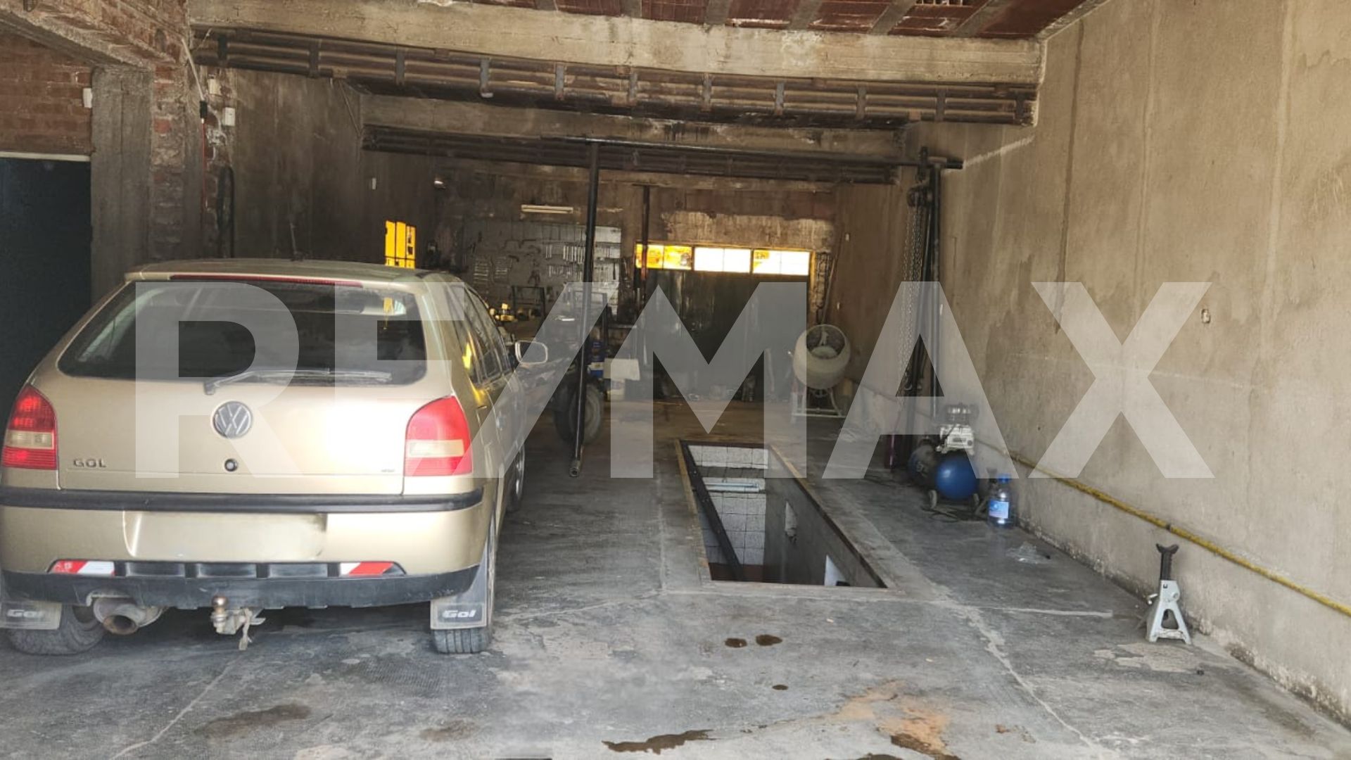 VENTA CASA A REFACCIONAR MAS TALLER - 3