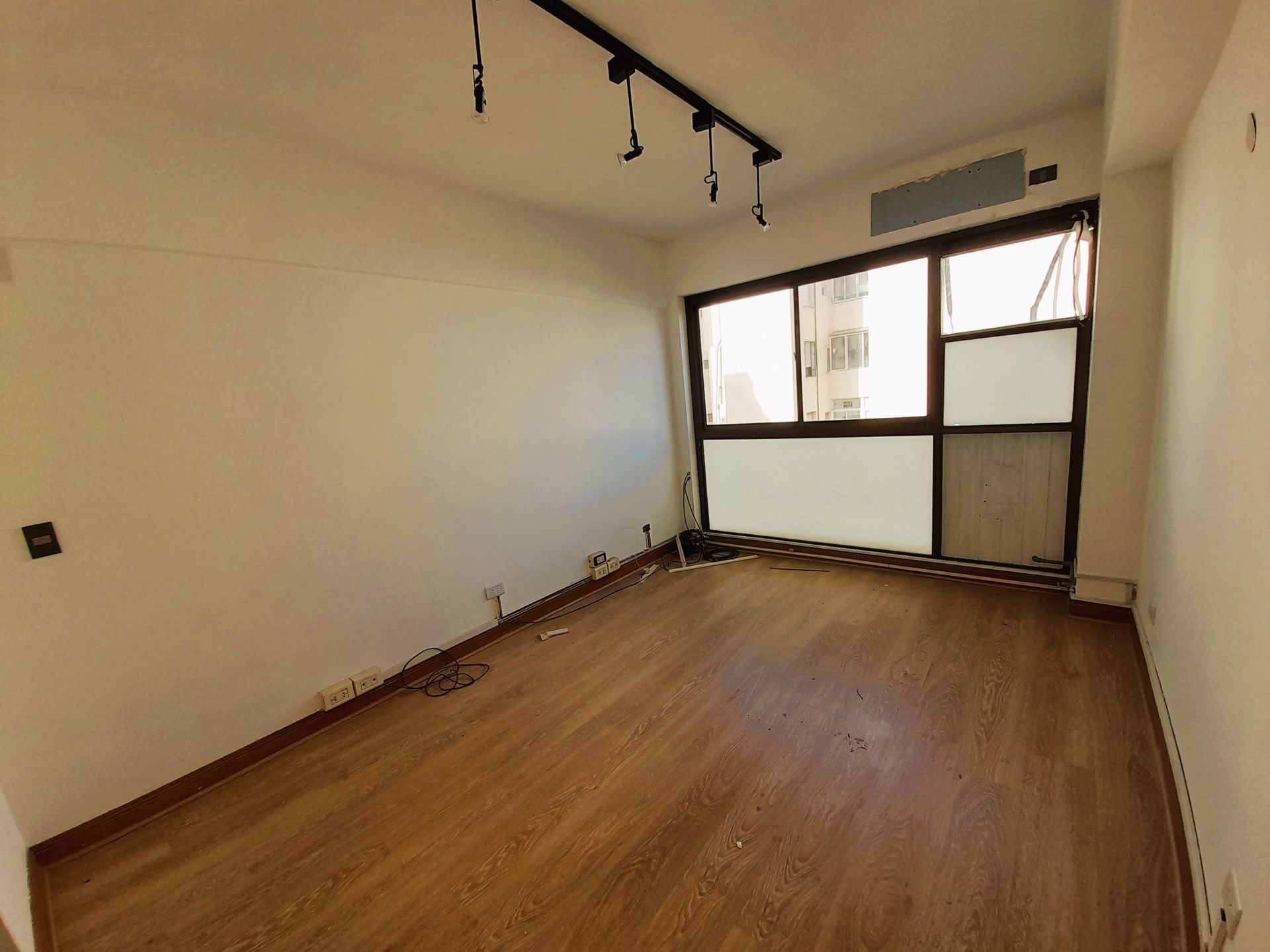 VENTA OFICINA CON COCHERA EN BELGRANO - 6