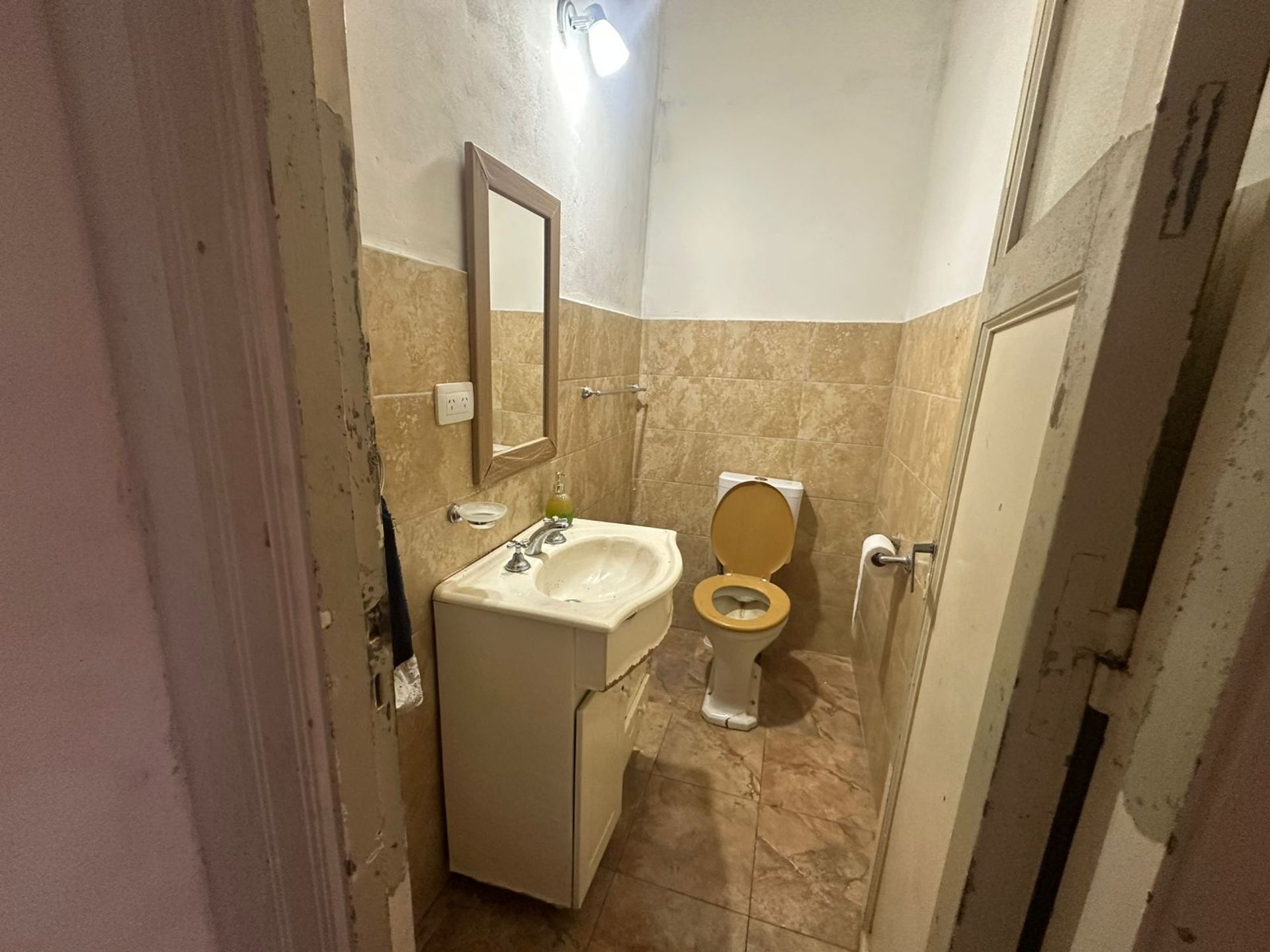 Venta de 4 ambientes con balcón - 6
