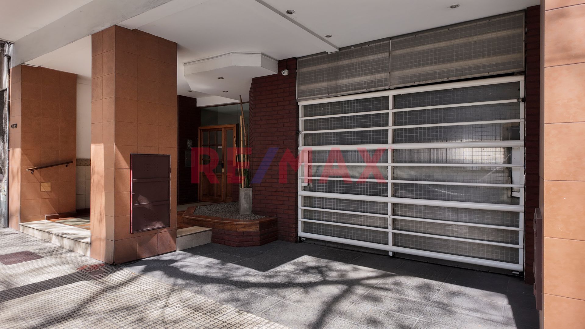VENTA DPTO 4 AMB EN ALMAGRO C/BALC&Oacute;N AL FRENTE - 16