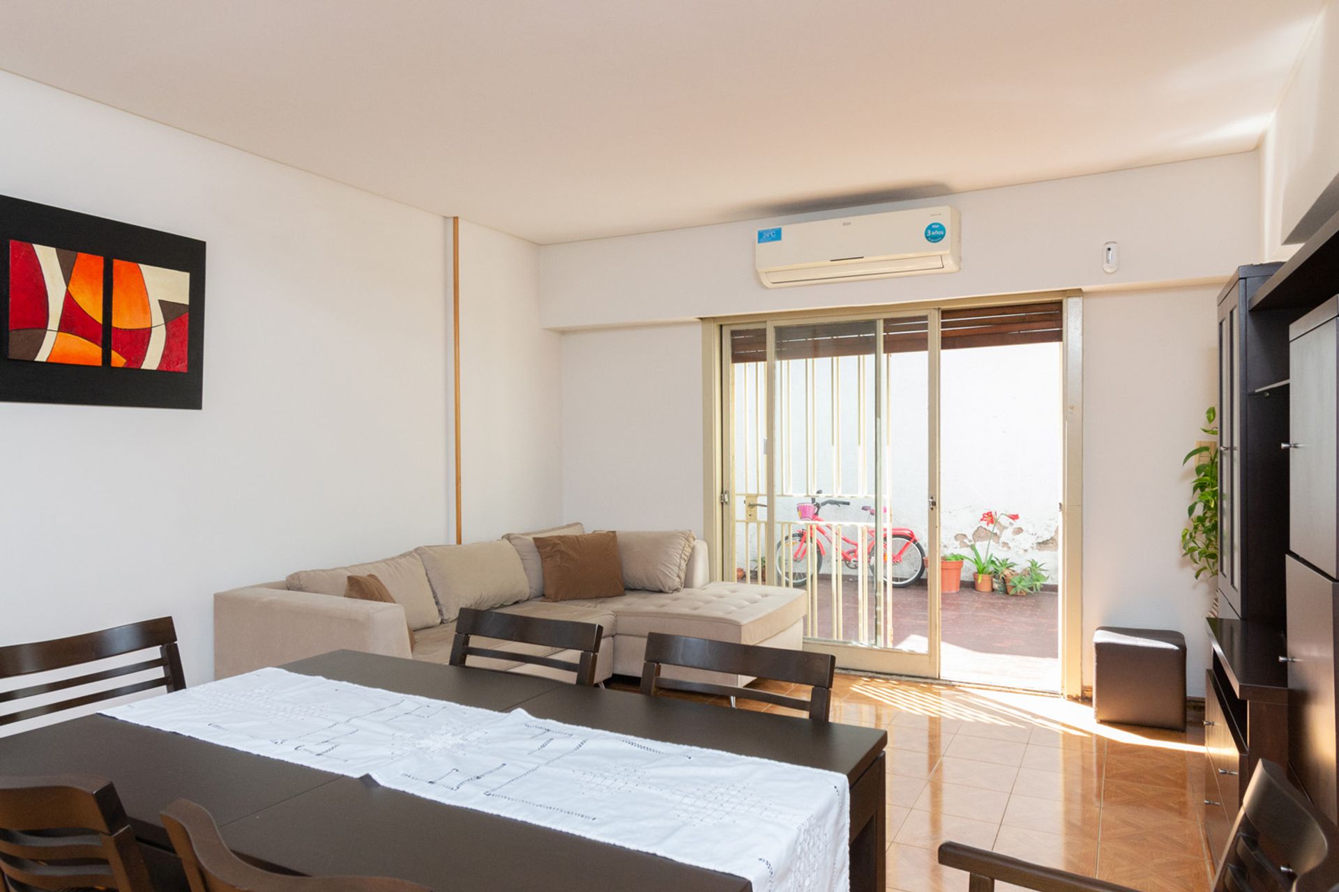 Venta semipiso 3 ambientes y patio San Cristobal