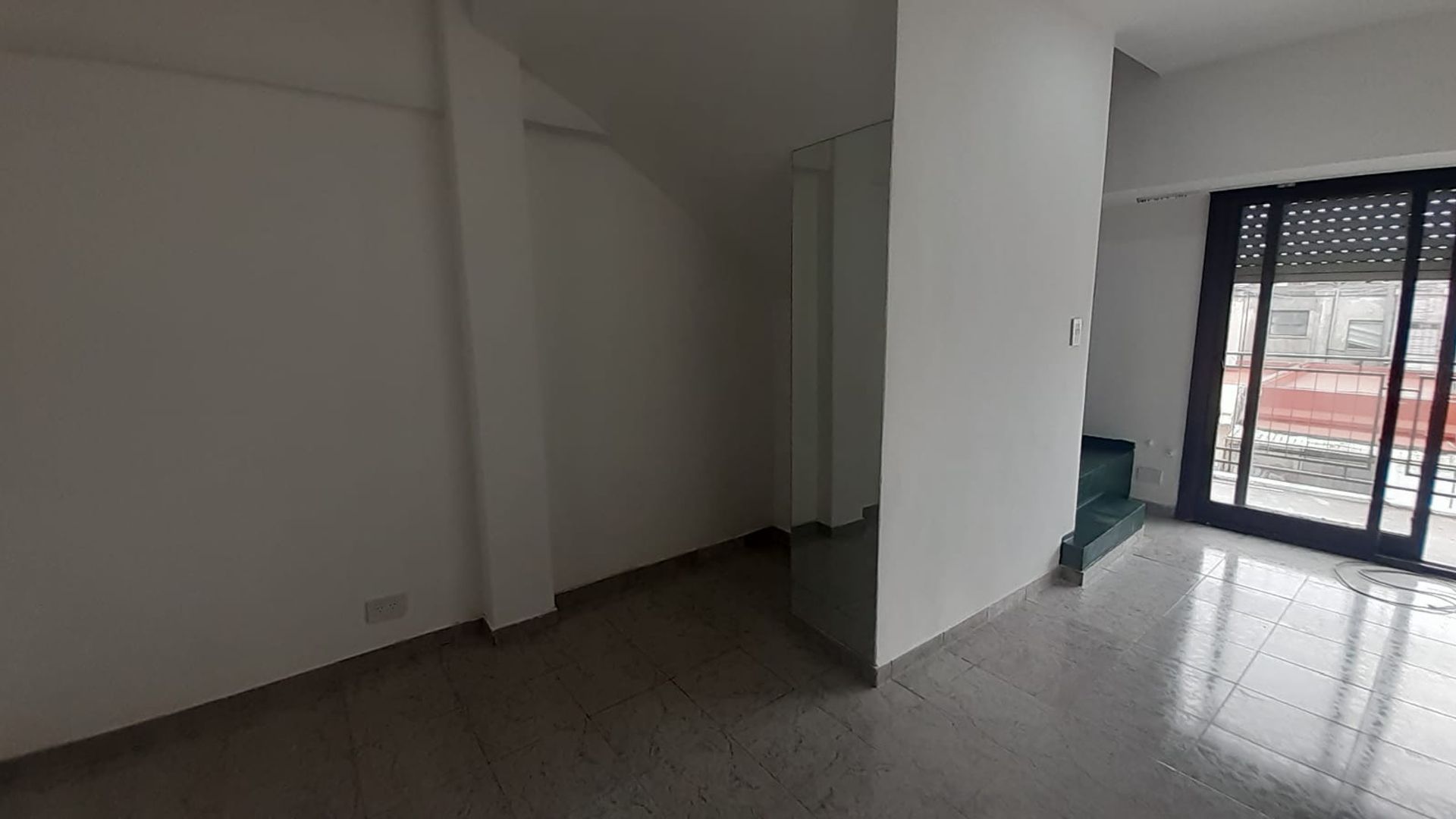 DEPTO DUPLEX 2 AMB CON BALCON, EXCELENTE UBICACION - 3