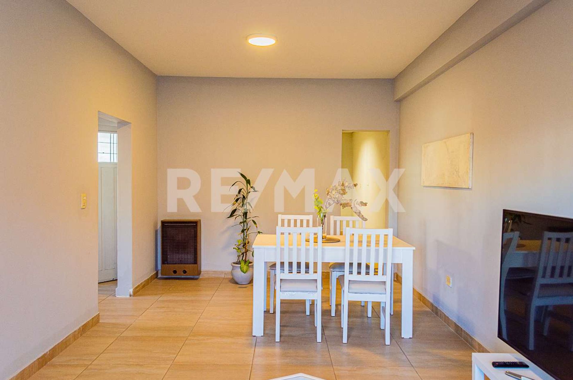 CASA EN VENTA 3 DORMITORIOS - CENTRO OESTE NQN - 8