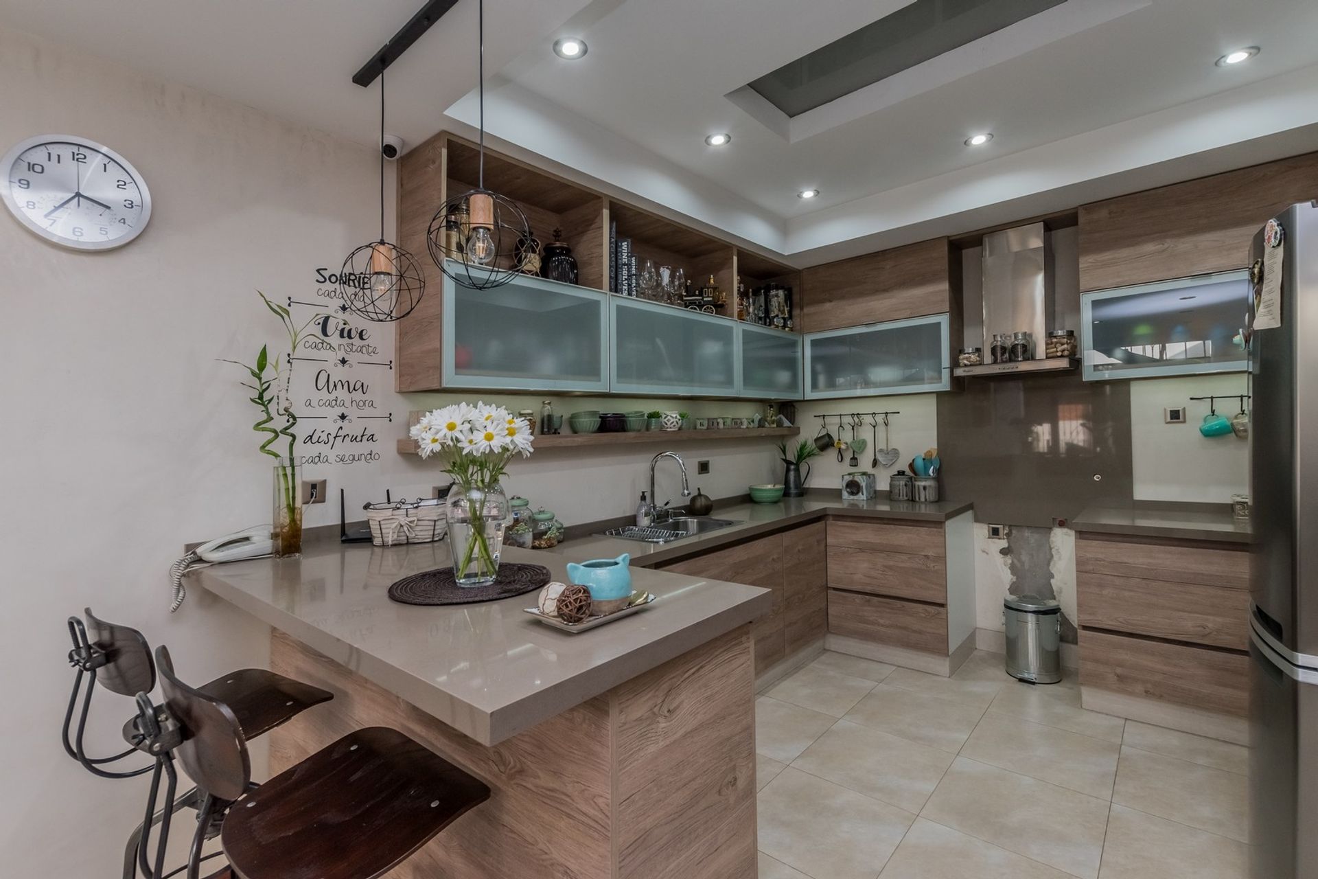 CASA ESTILO MINIMALISTA CON PILETA 5 AMB. C. EVITA - 18