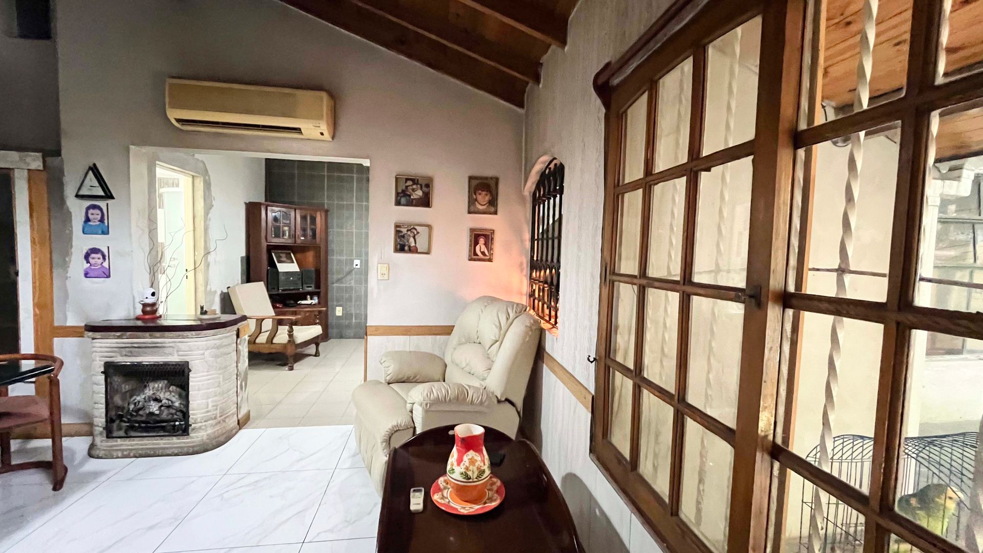 Venta casa 3 amb. con patio y jard&iacute;n Luis Guill&oacute;n - 3