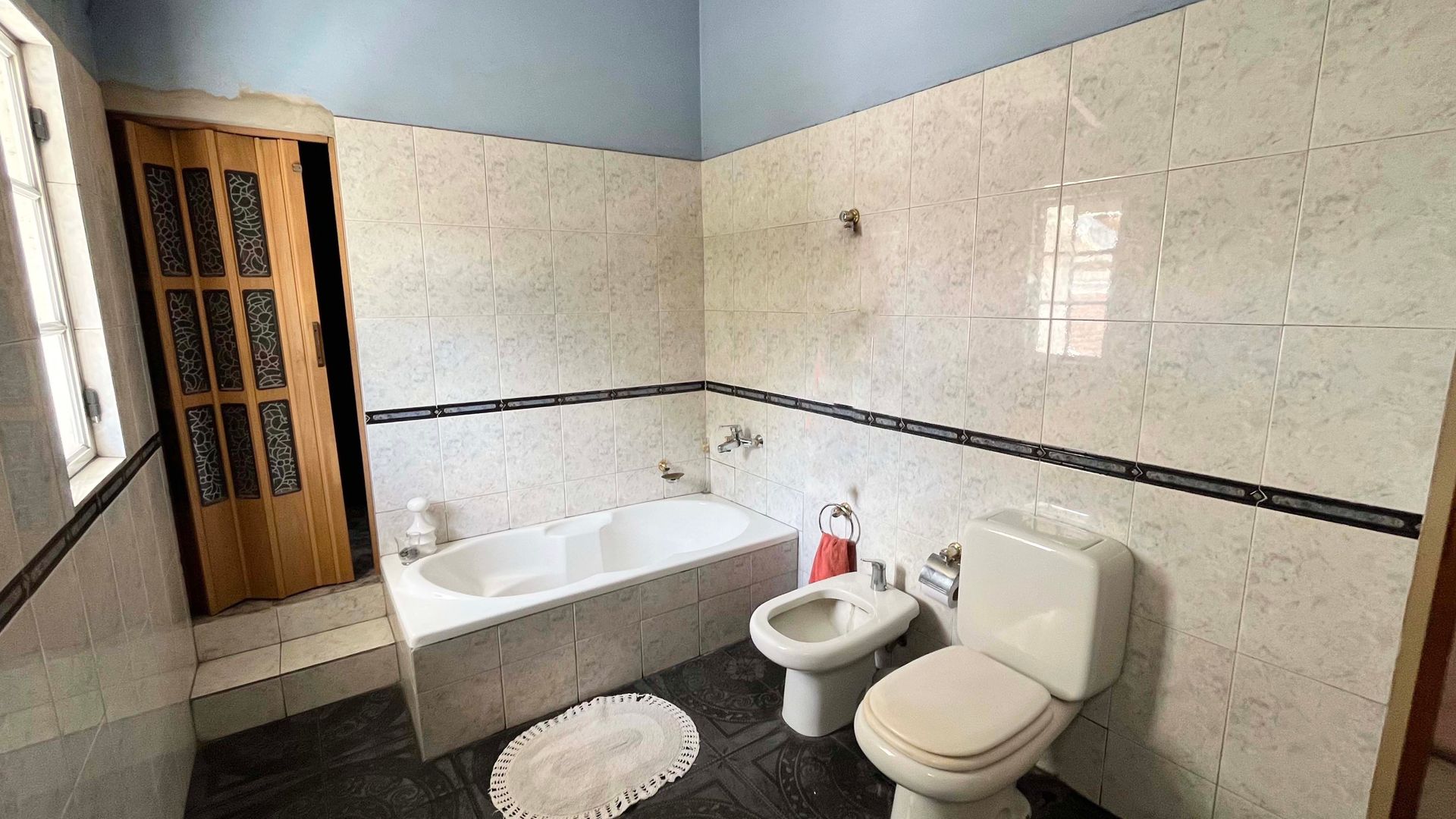 Venta casa 3 amb. con patio y jard&iacute;n Luis Guill&oacute;n - 20