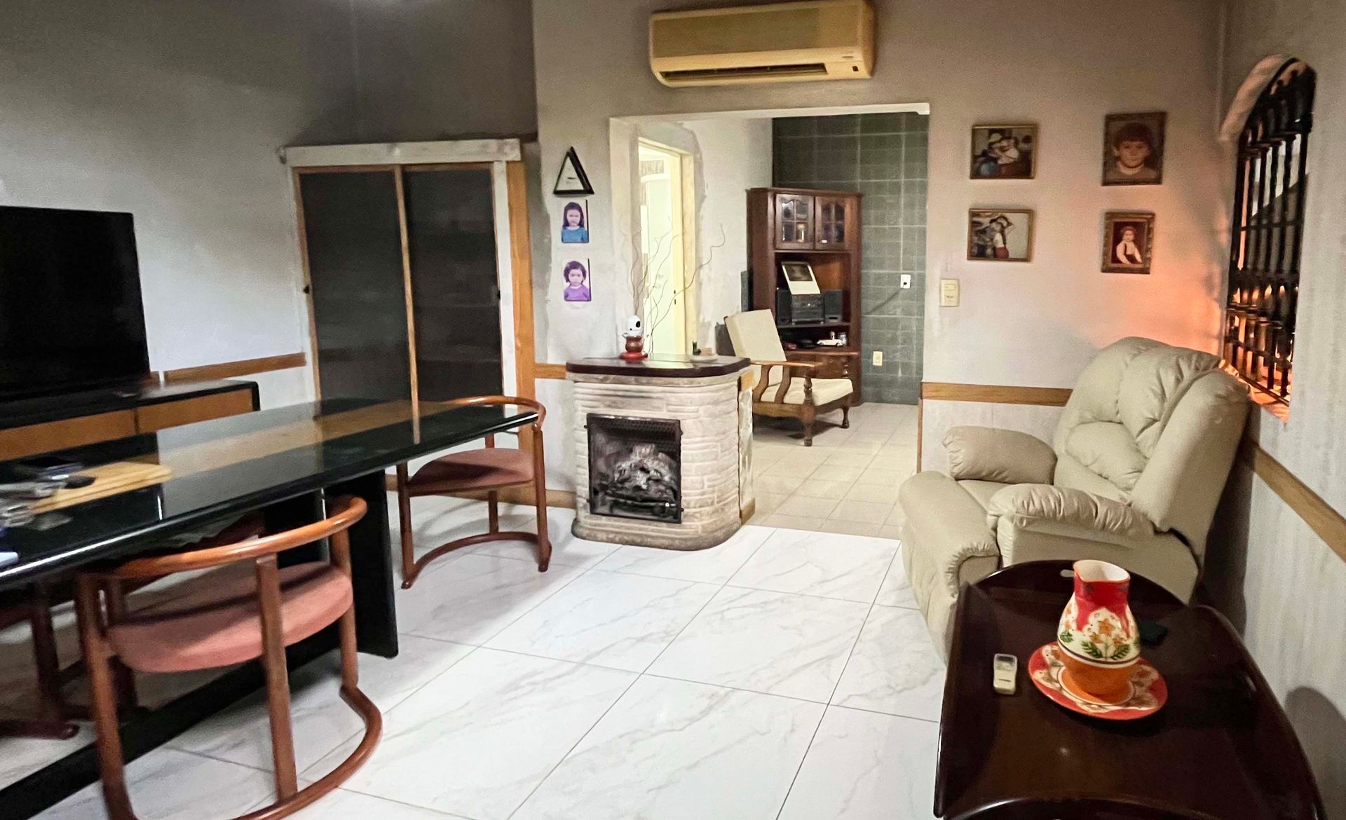 Venta casa 3 amb. con patio y jard&iacute;n Luis Guill&oacute;n - 2