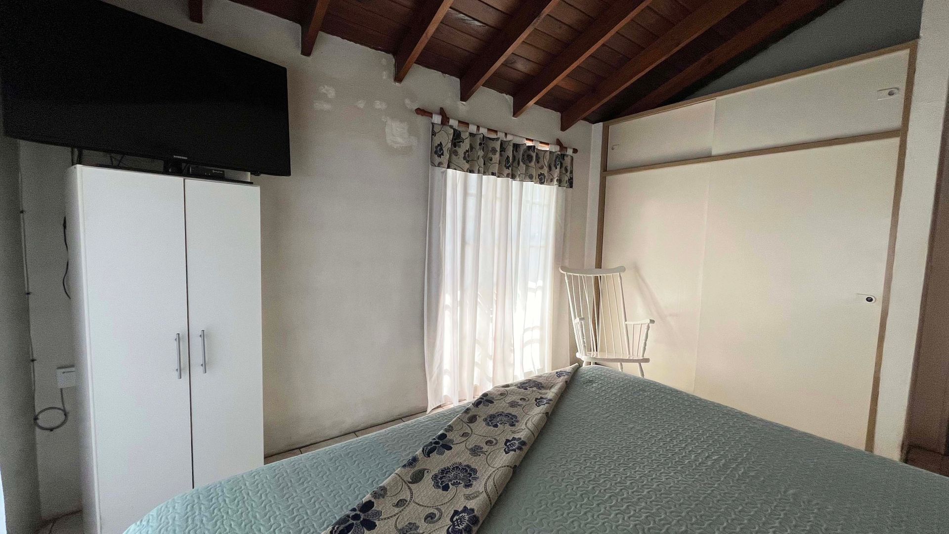 Venta casa 3 amb. con patio y jard&iacute;n Luis Guill&oacute;n - 13