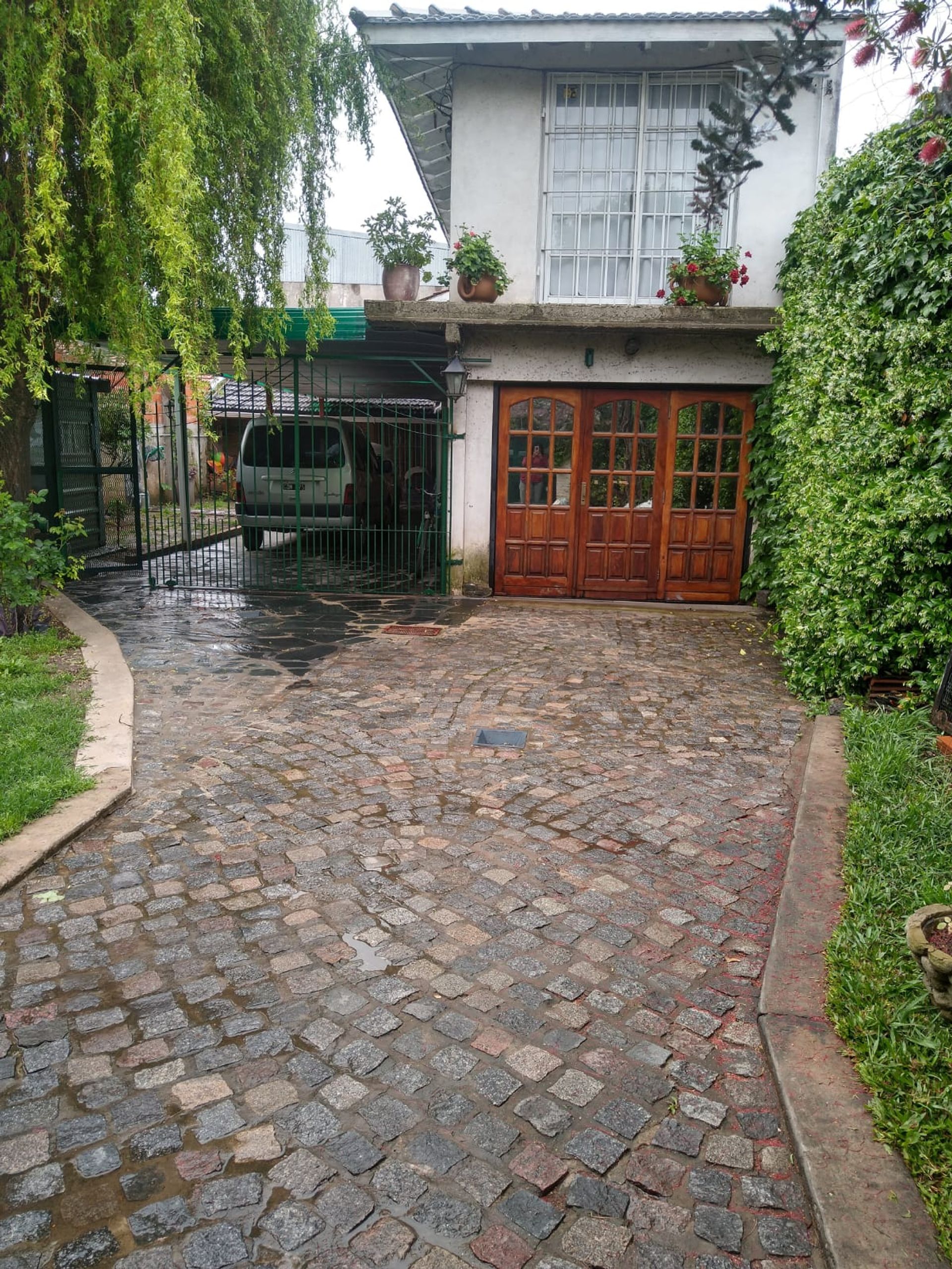 Venta casa 3 amb. con patio y jard&iacute;n Luis Guill&oacute;n - 5