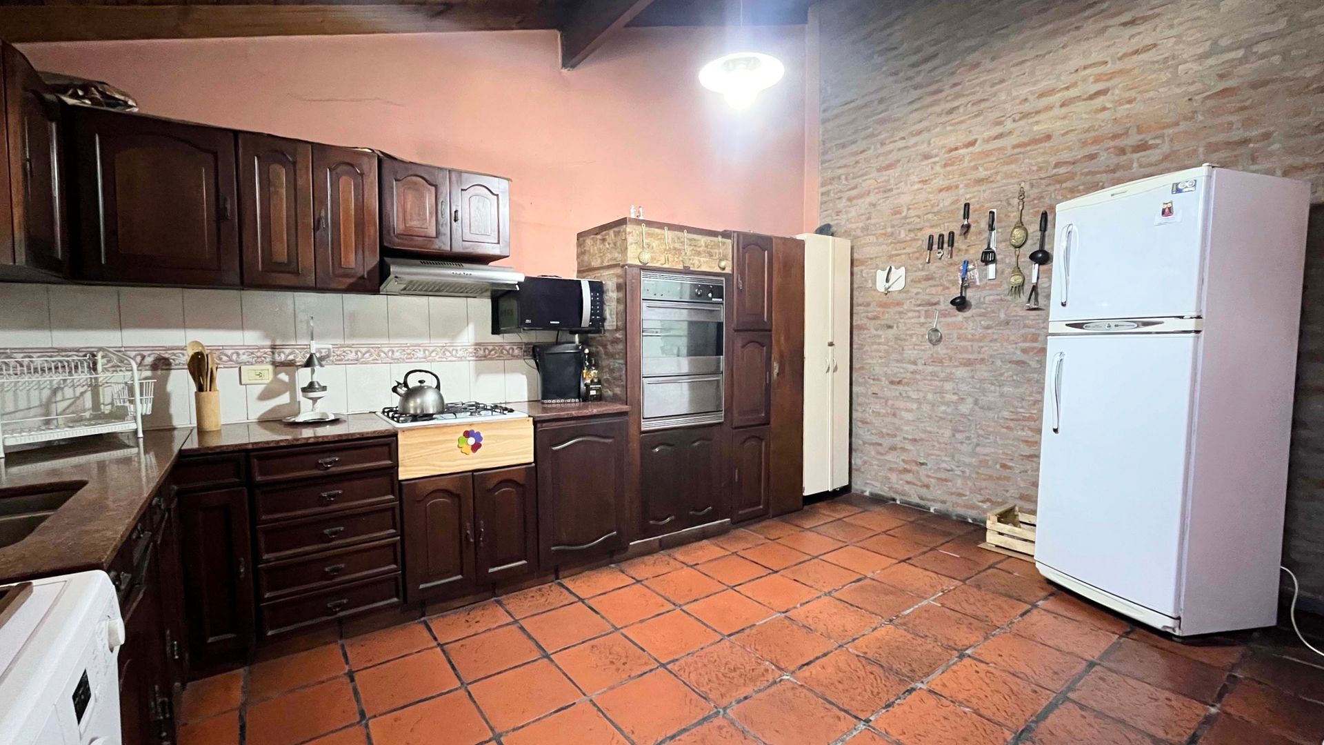Venta casa 3 amb. con patio y jard&iacute;n Luis Guill&oacute;n - 7