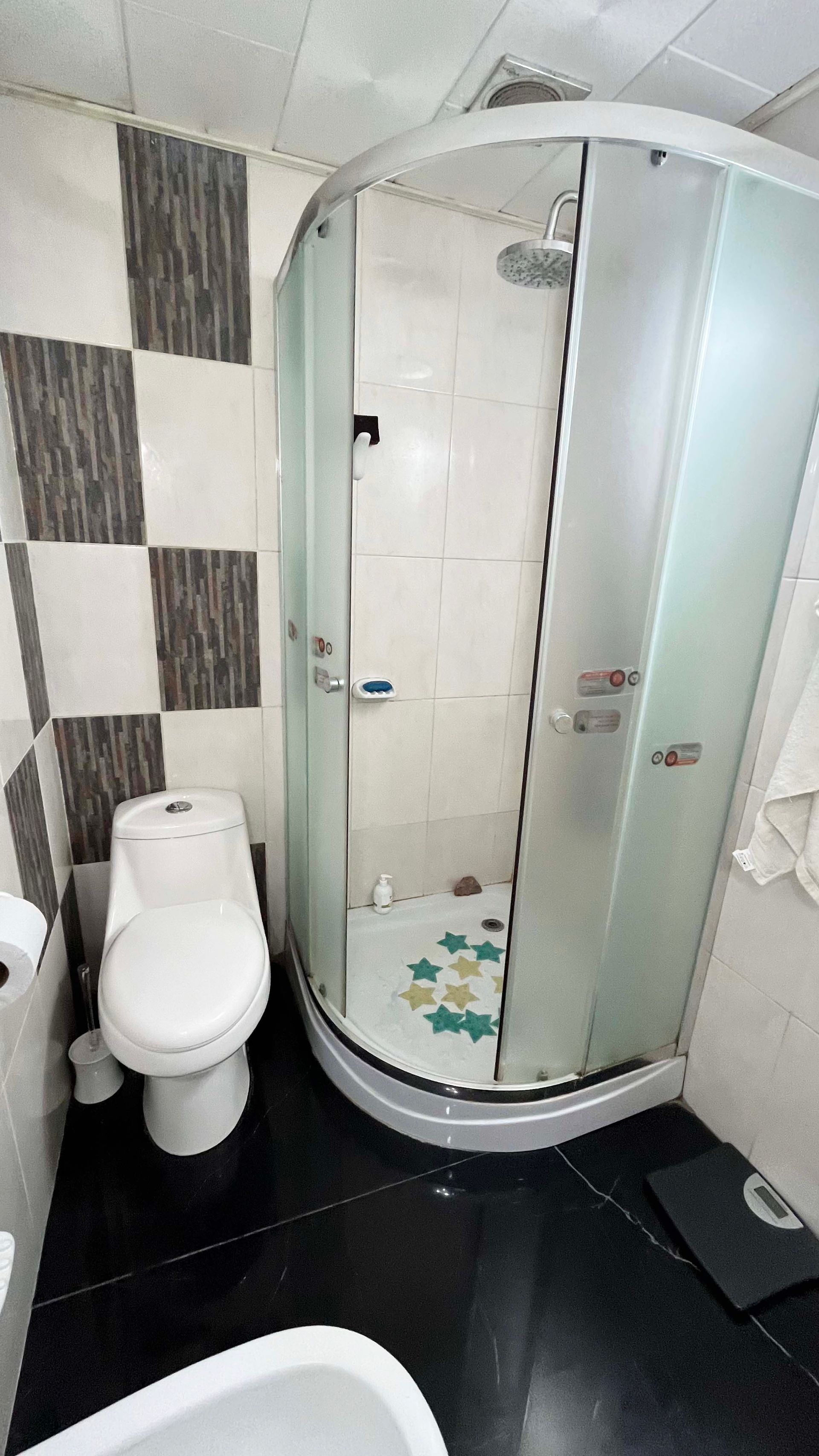 Venta casa 3 amb. con patio y jard&iacute;n Luis Guill&oacute;n - 14