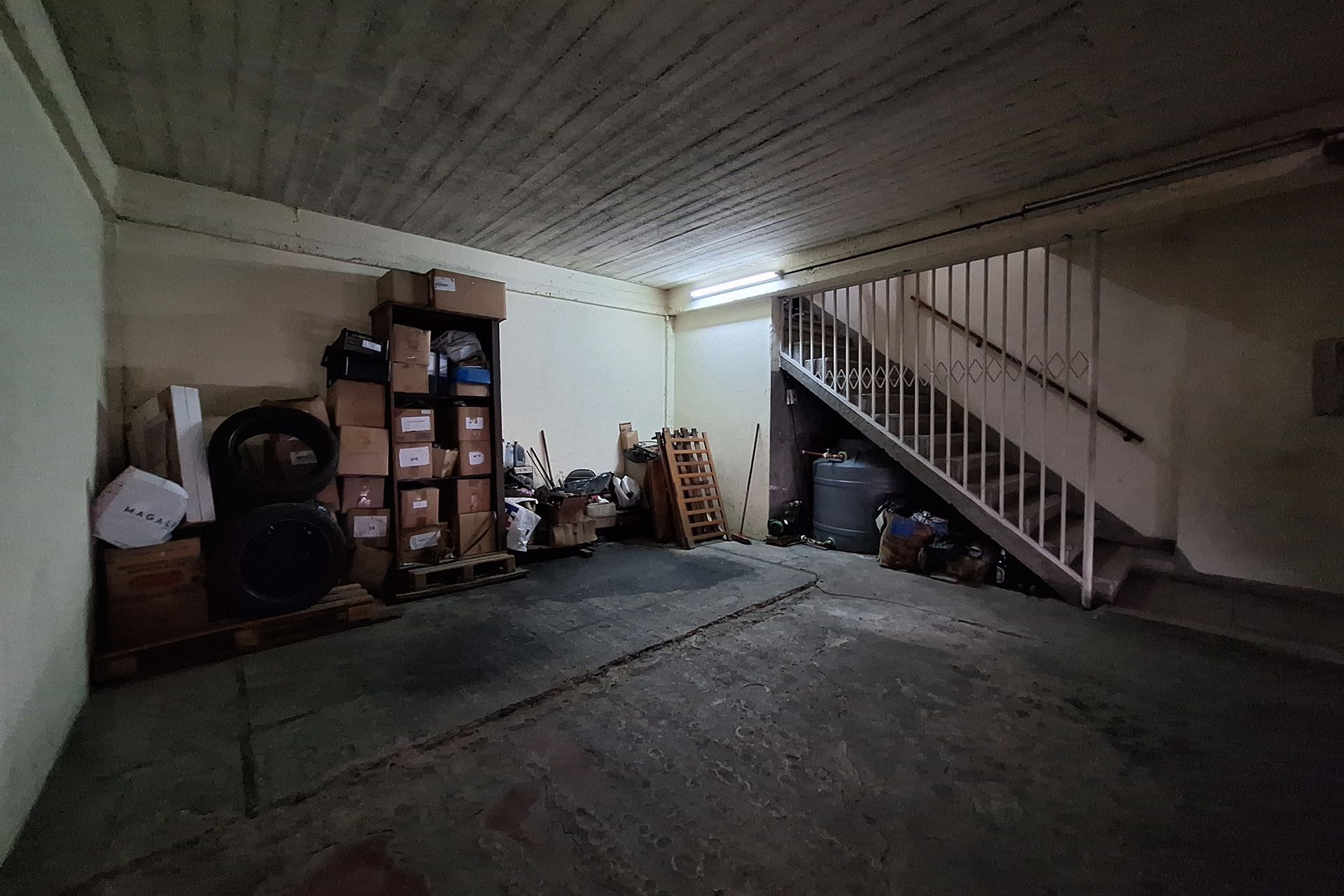 VENTA DEPOSITO GALPON CON VIVIENDA Y COCHERA - 11