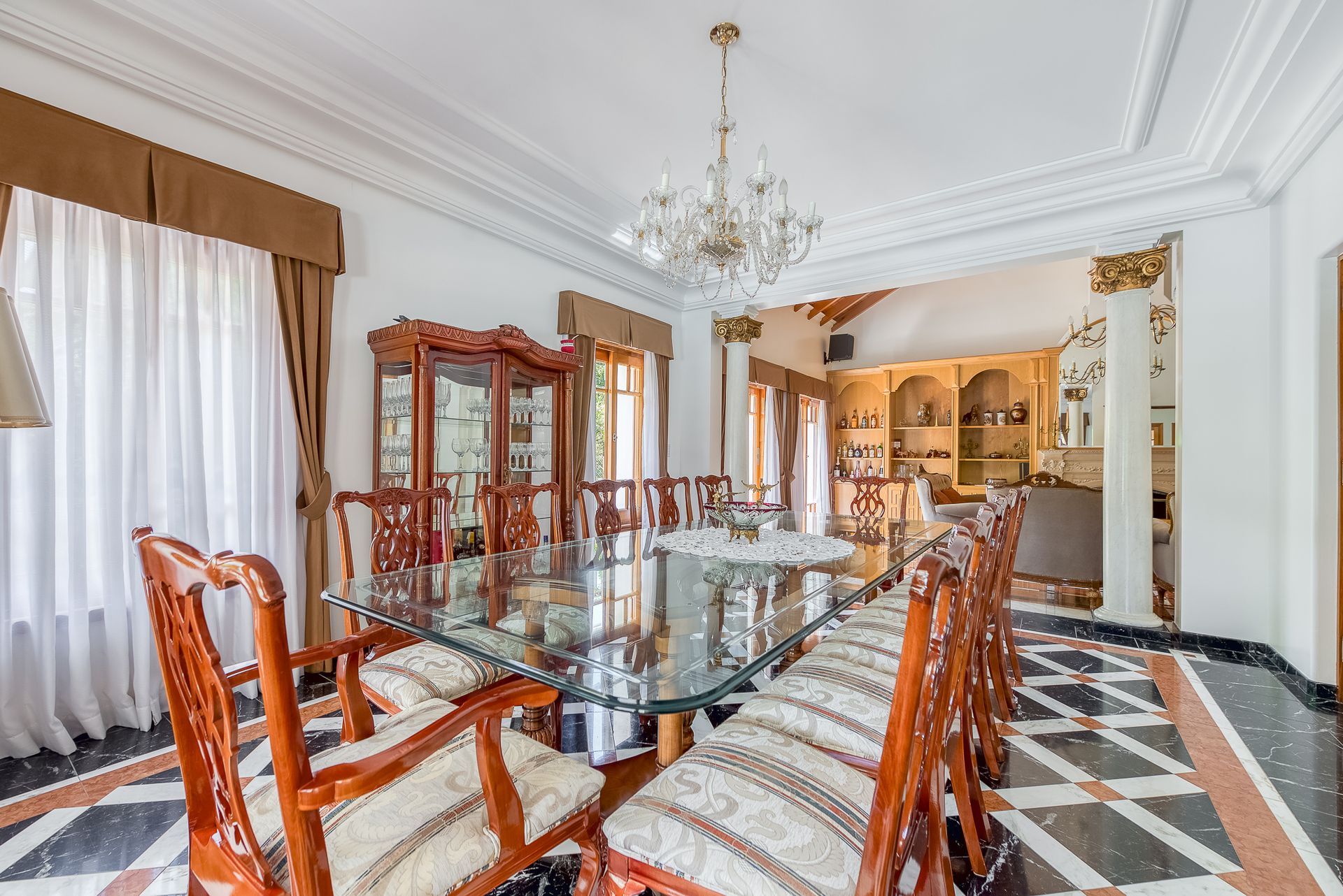 CASA 6 AMBIENTES CON COCHERA-PISCINA- SAINT THOMAS - 15