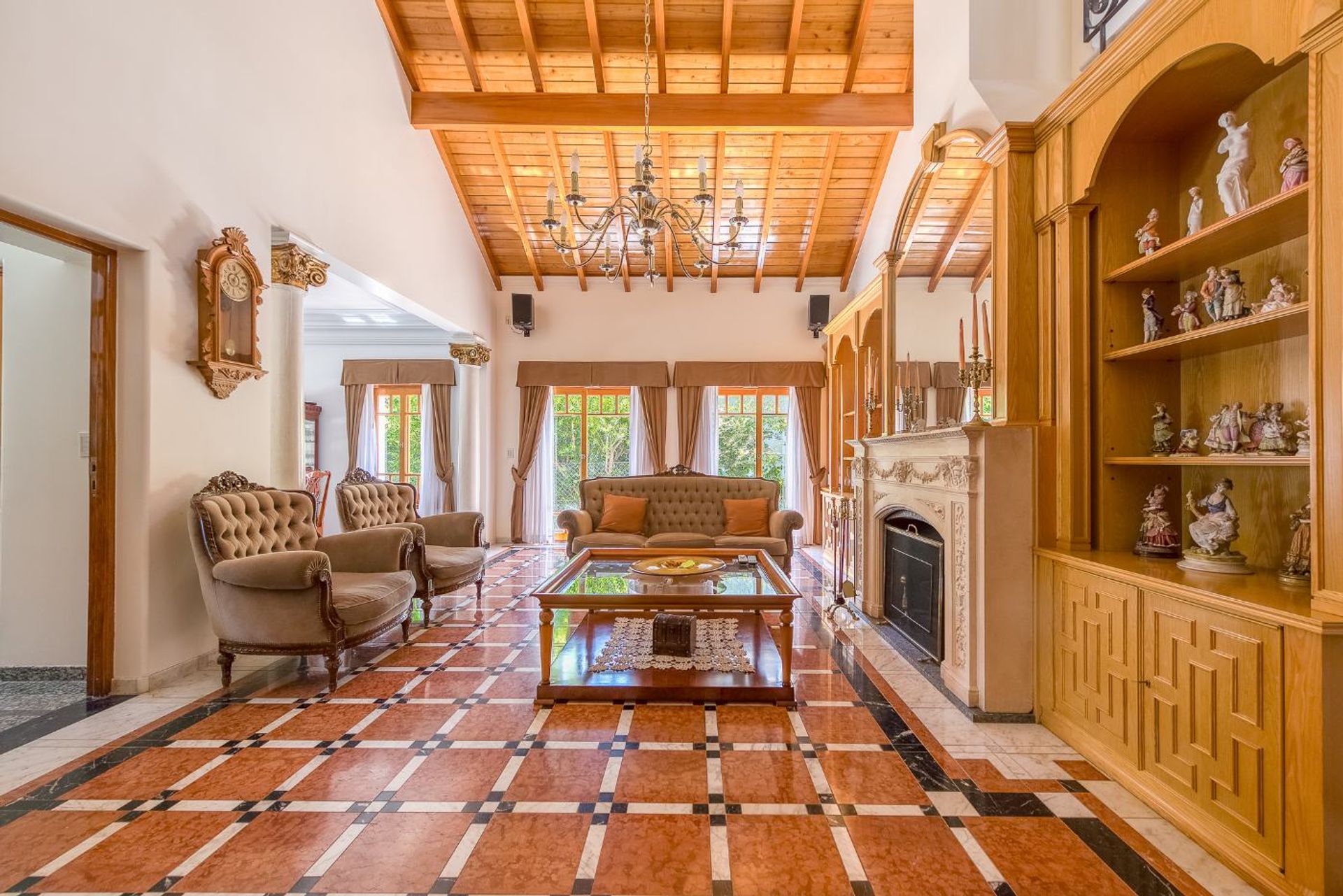 CASA 6 AMBIENTES CON COCHERA-PISCINA- SAINT THOMAS - 10