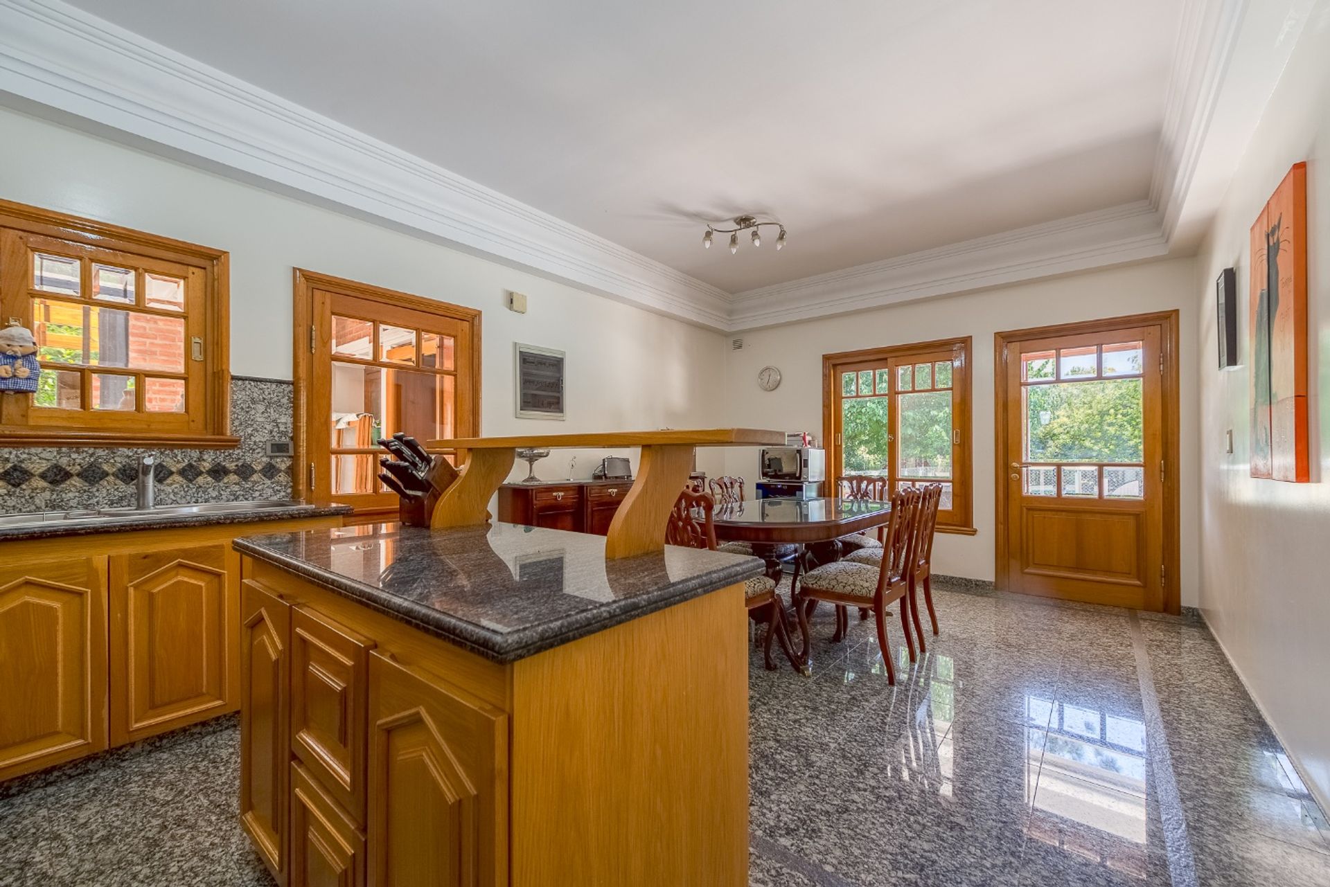 CASA 6 AMBIENTES CON COCHERA-PISCINA- SAINT THOMAS - 16