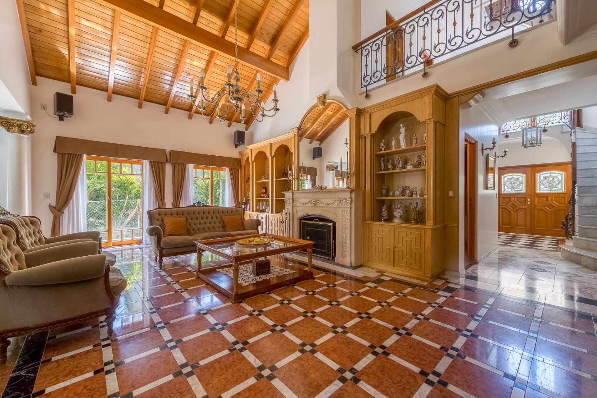 CASA 6 AMBIENTES CON COCHERA-PISCINA- SAINT THOMAS - 9