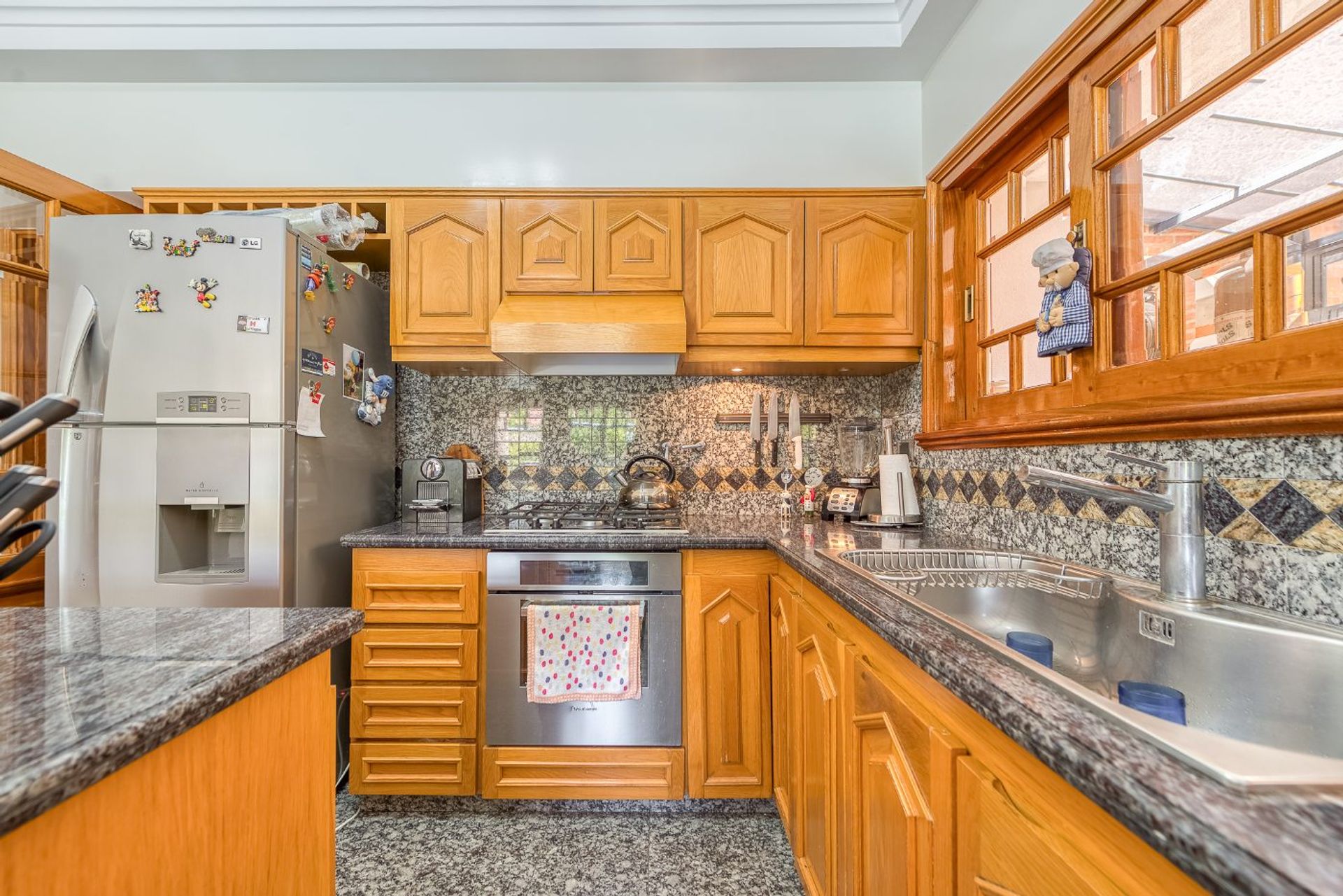 CASA 6 AMBIENTES CON COCHERA-PISCINA- SAINT THOMAS - 18