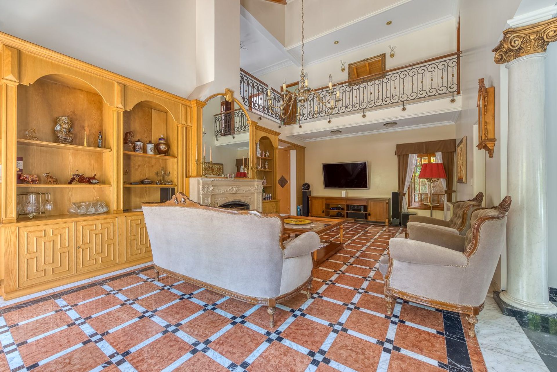 CASA 6 AMBIENTES CON COCHERA-PISCINA- SAINT THOMAS - 12
