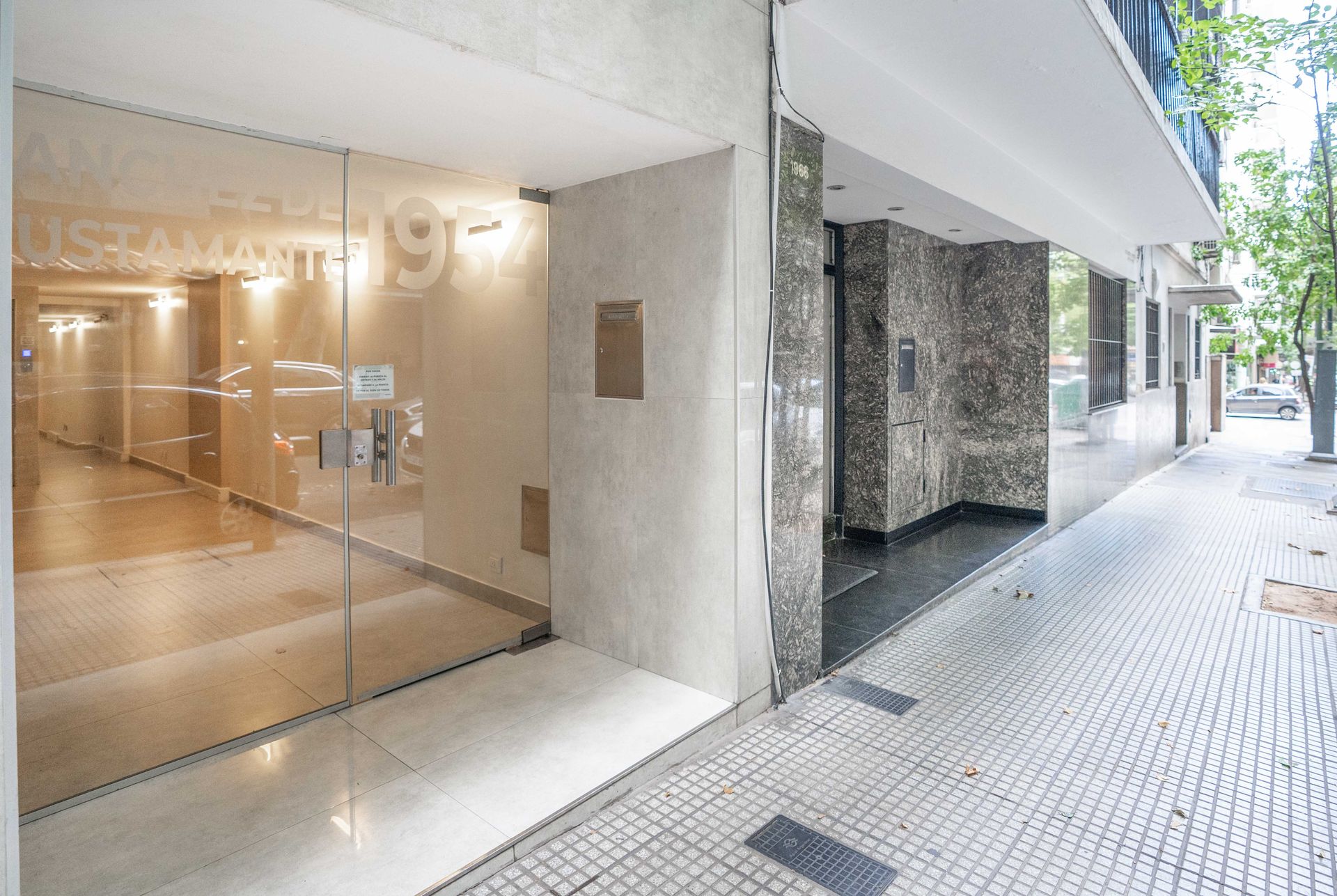 VENTA ALTO PALERMO MONOAMBIENTE LUZ BAJO PRECIO - 1