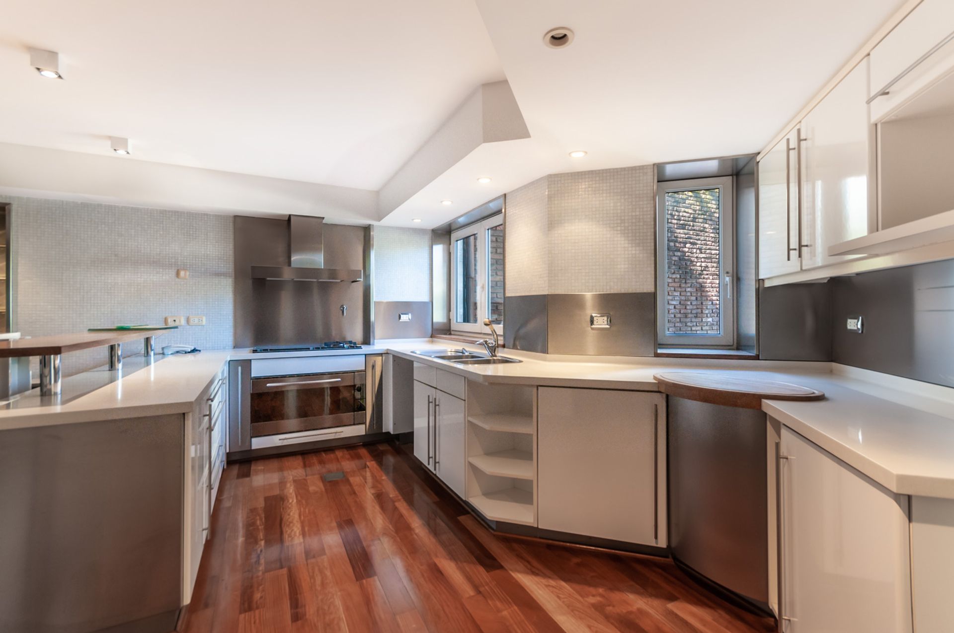 Venta edificio en bloque Barrio Parque de 2056 m2 - 16
